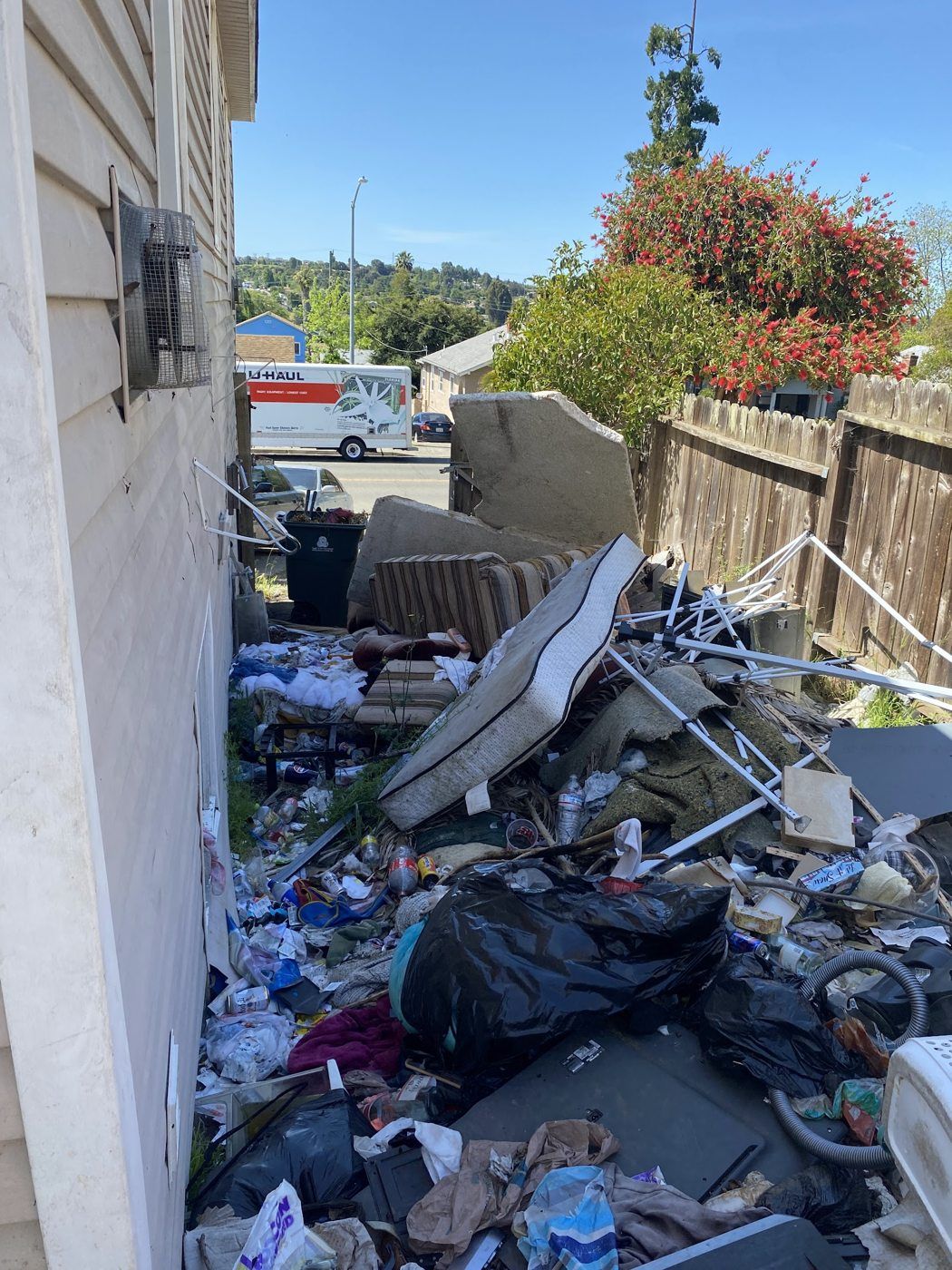 Vallejo project, photo 02: Accumulated debris along the property