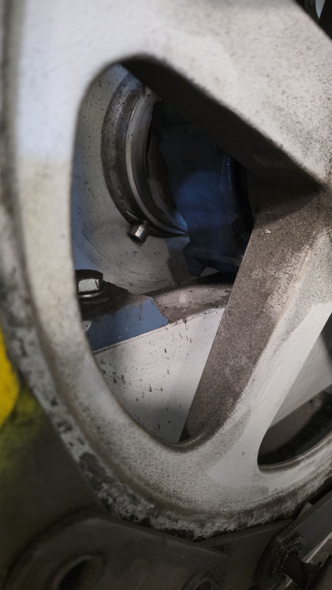 Broken bearing, breakdown repair, foil holder repair, fast response, health and safety of machine