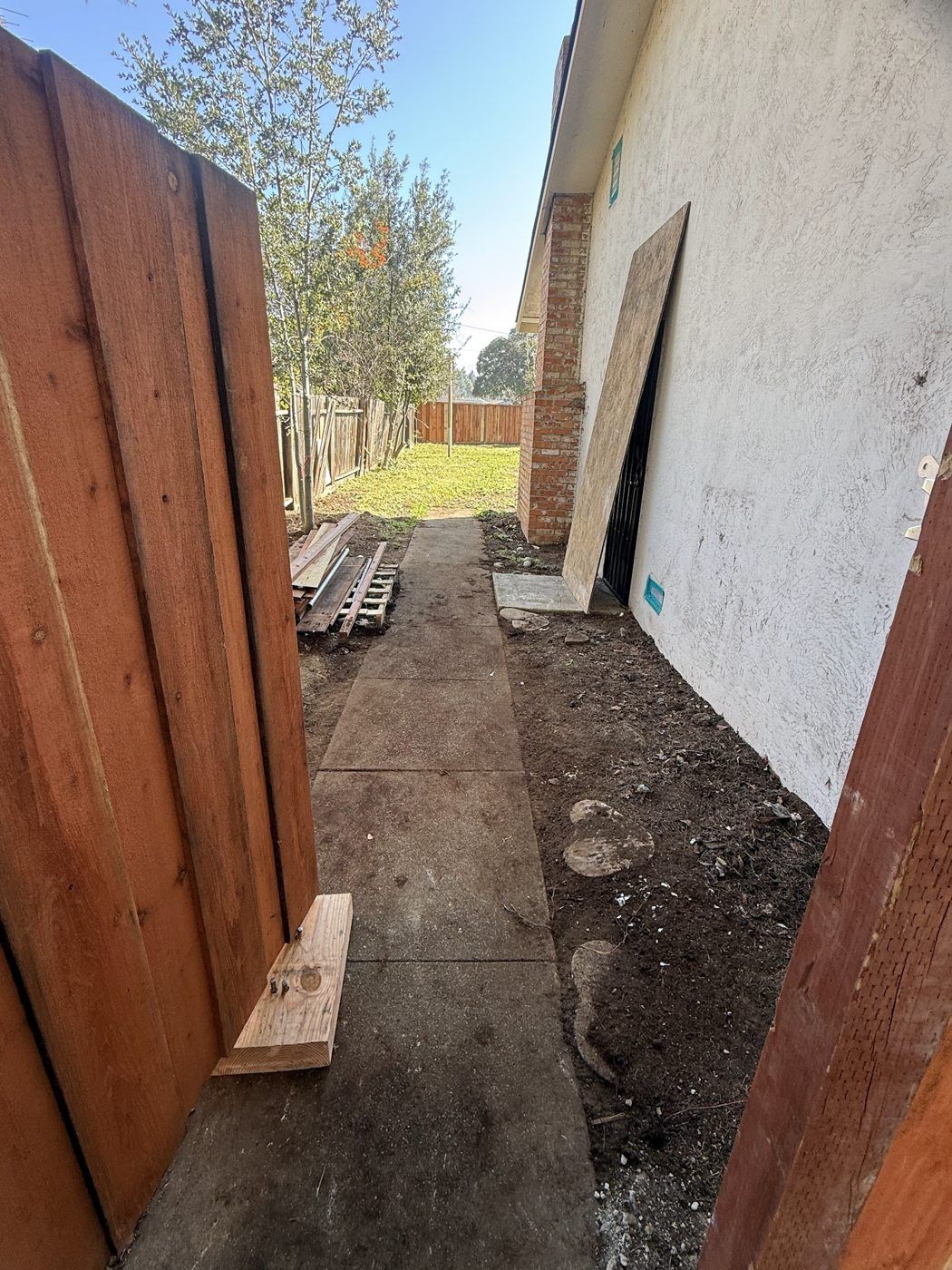 Fremont project, photo 11: Exterior trench work