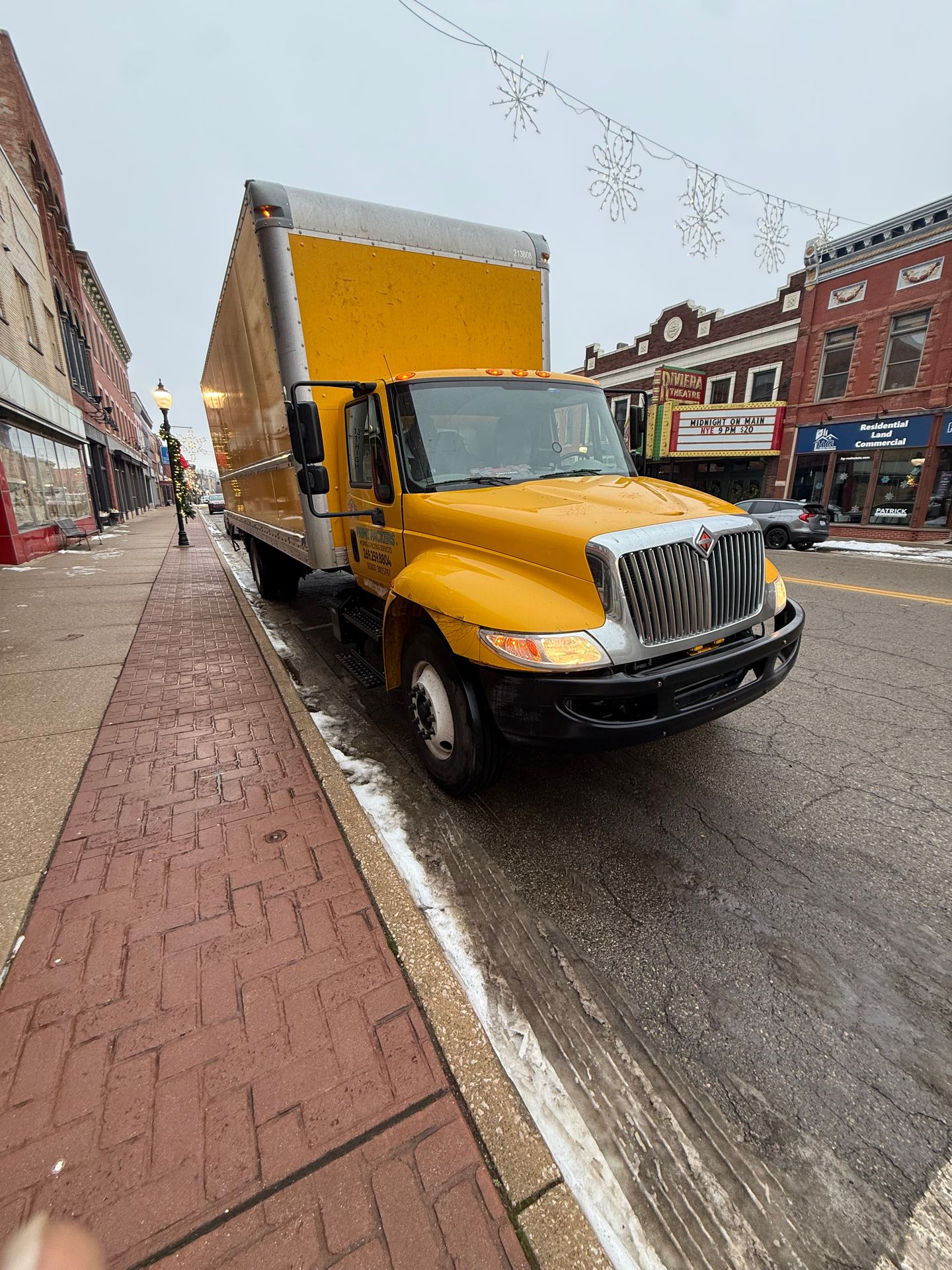 Prime Packers crew loading a truck for a Michigan to Illinois move