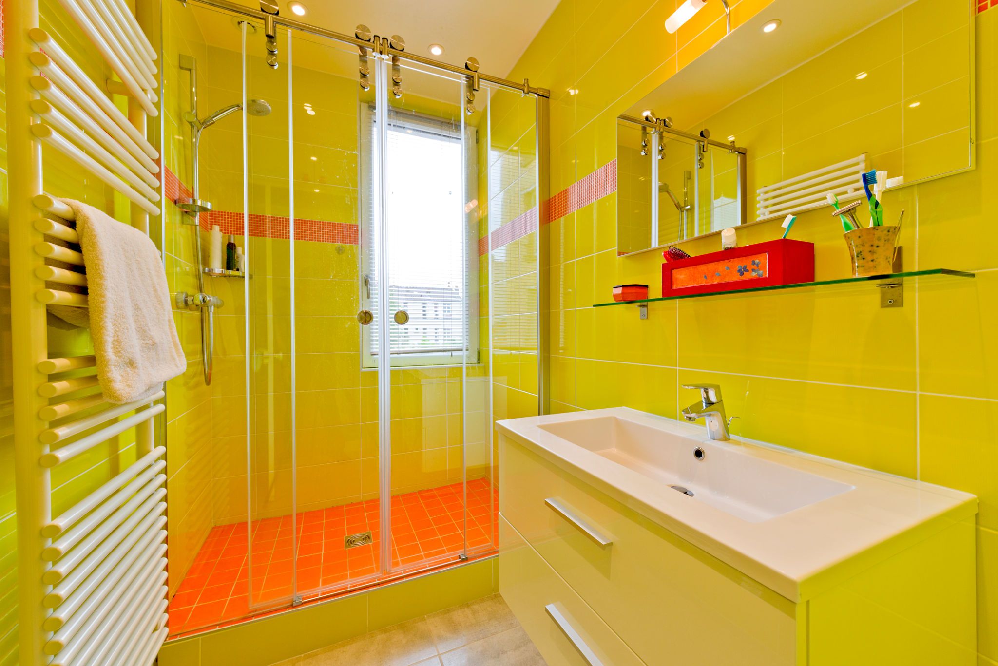 vibrant bathroom