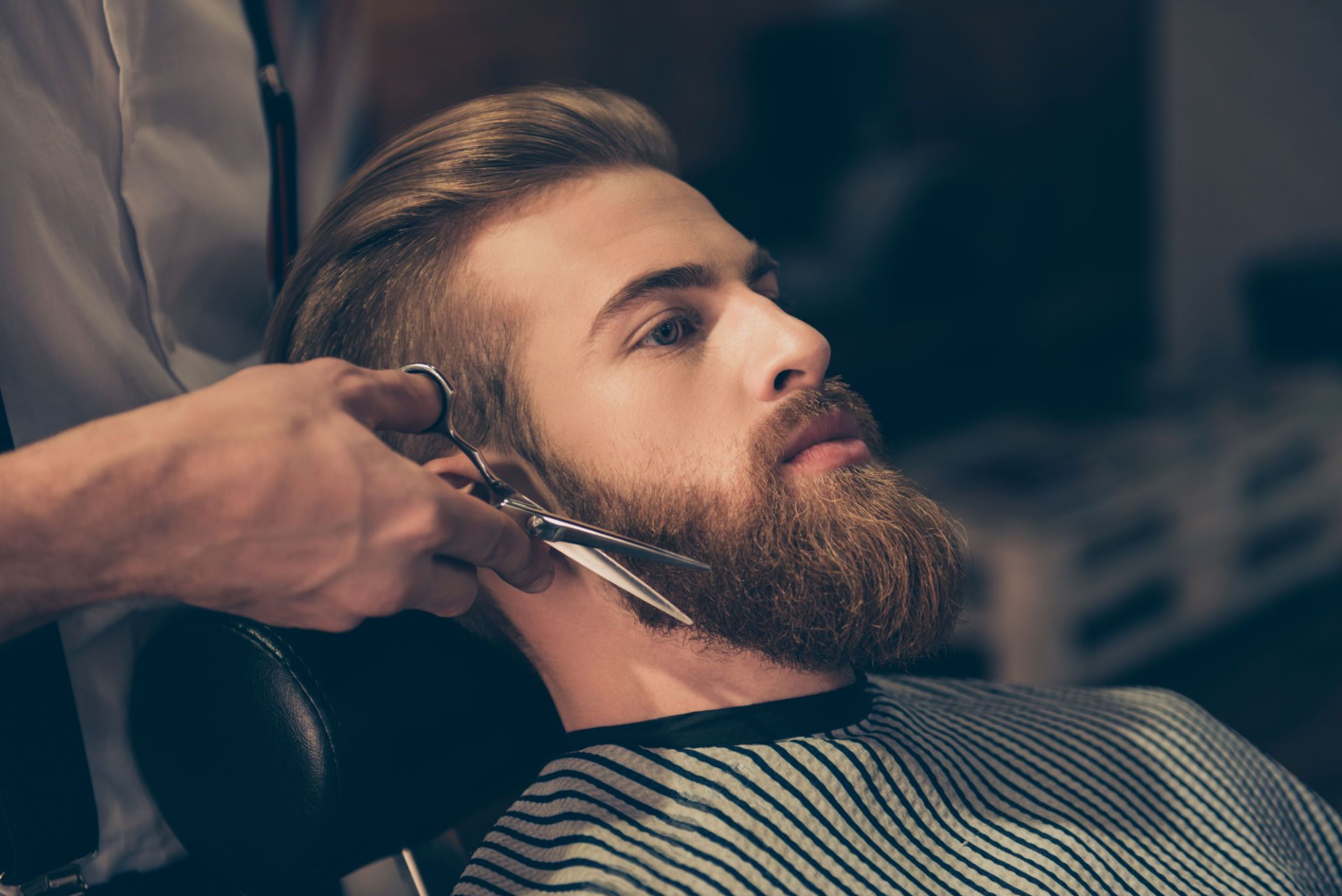 barber trimming