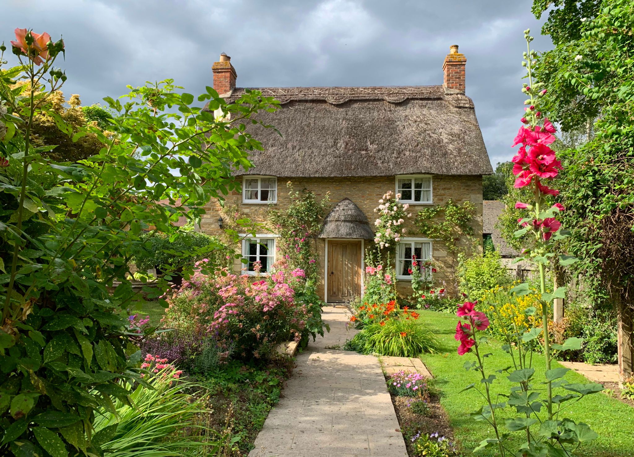 traditional uk cottage