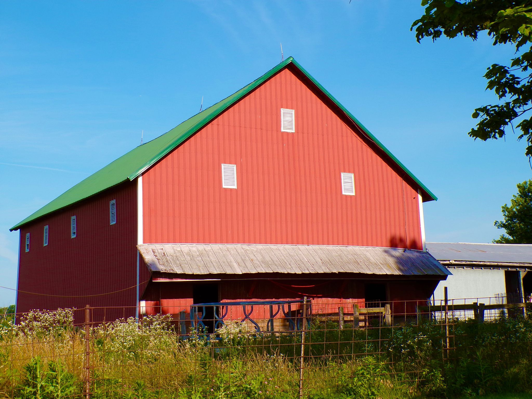 old red barn