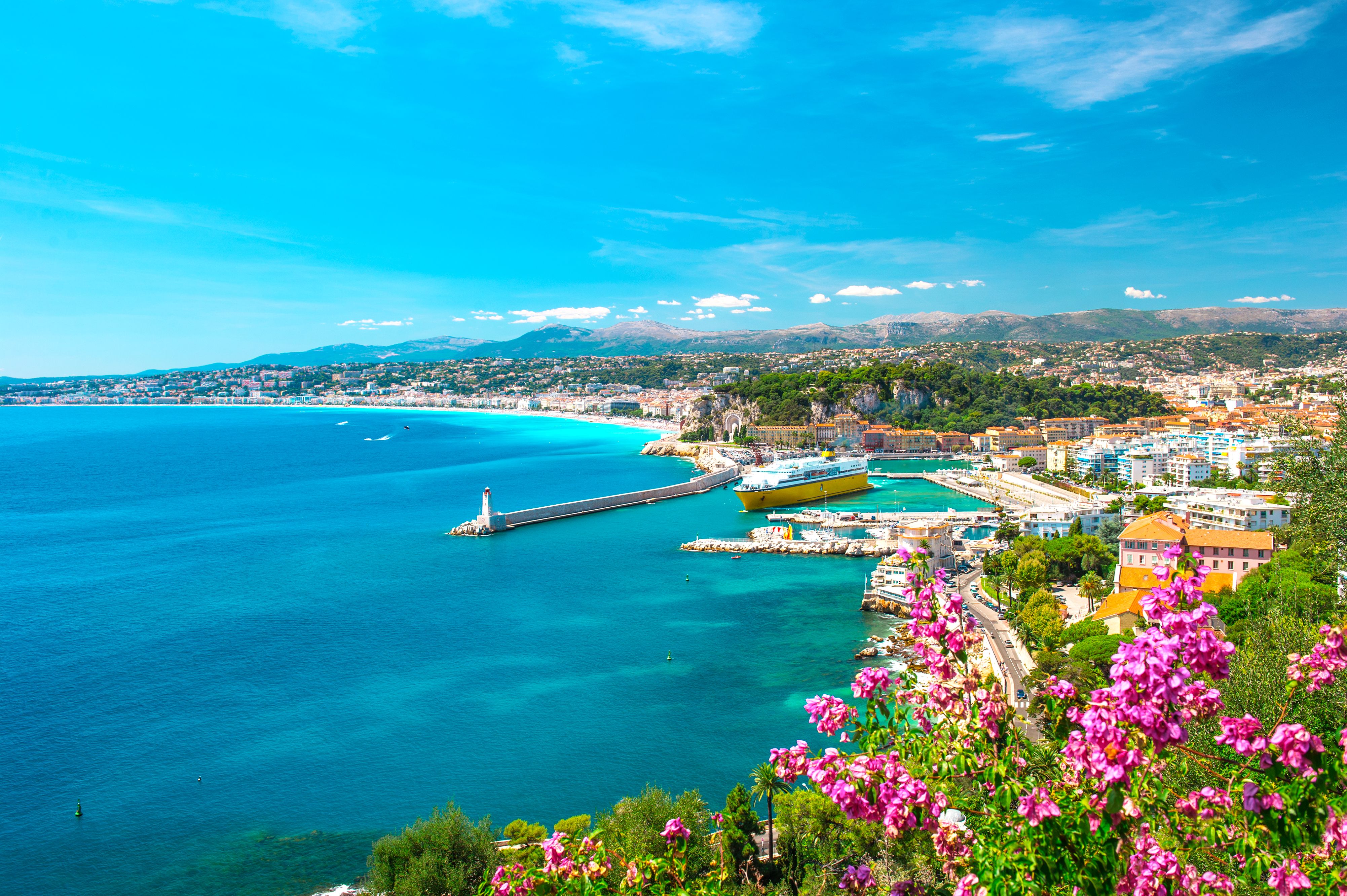 La ville de Nice, sur la Côte d'Azur, la mer Méditerranée