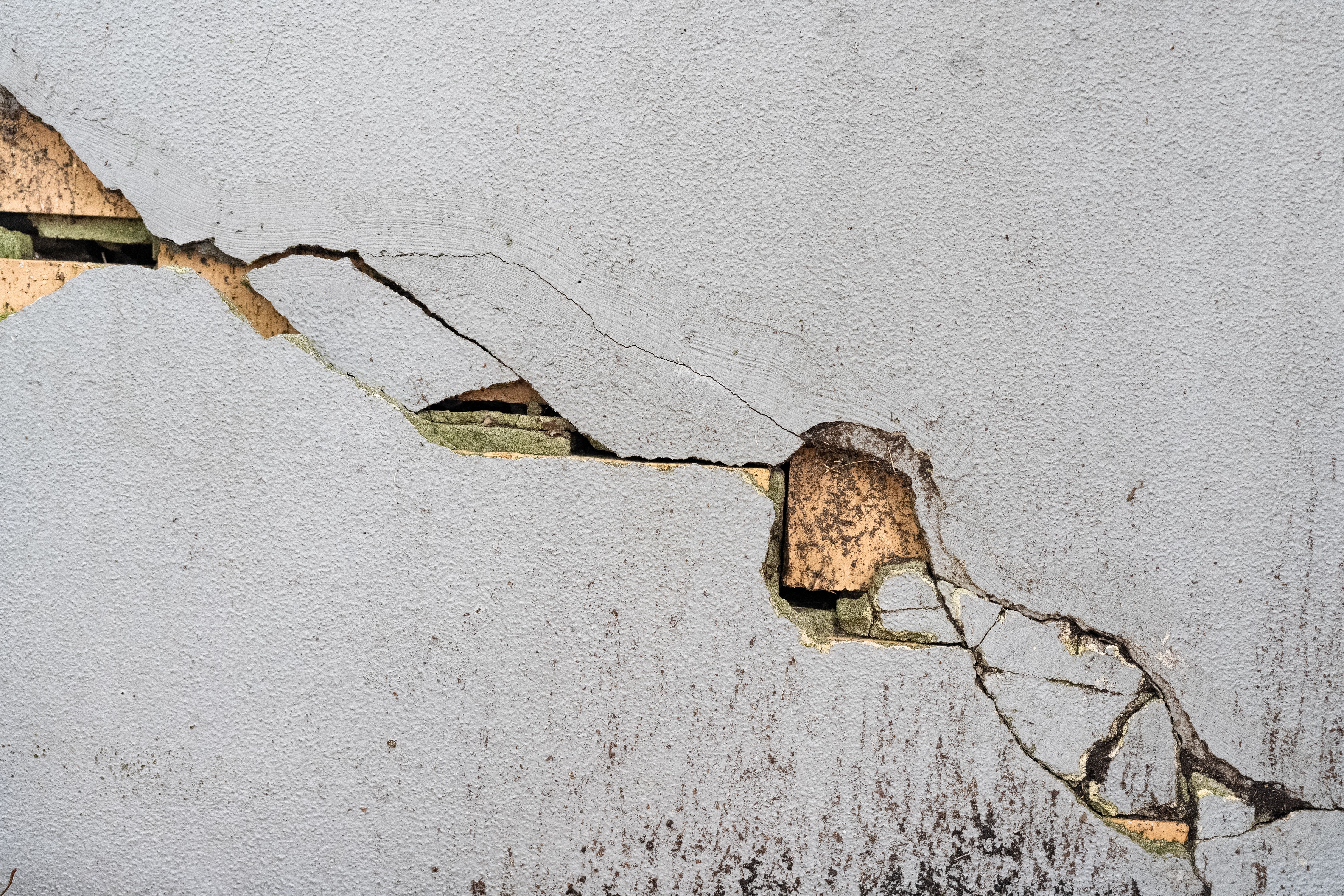 foundation cracks