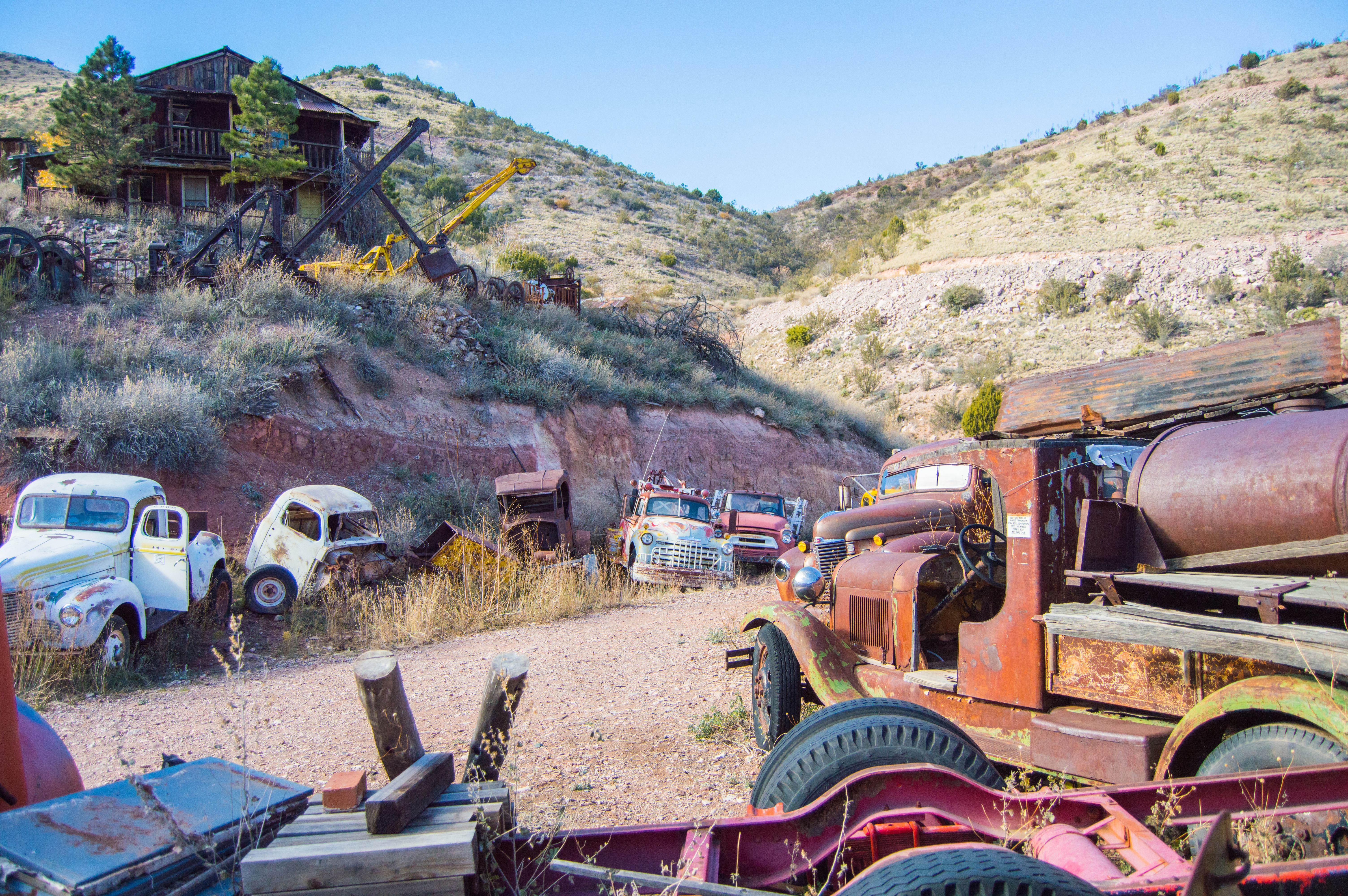 Abandoned Old Cars in Arizona - Beware these safe havens for pesta Abandoned Old Cars in Arizona - Beware these safe havens for pesta