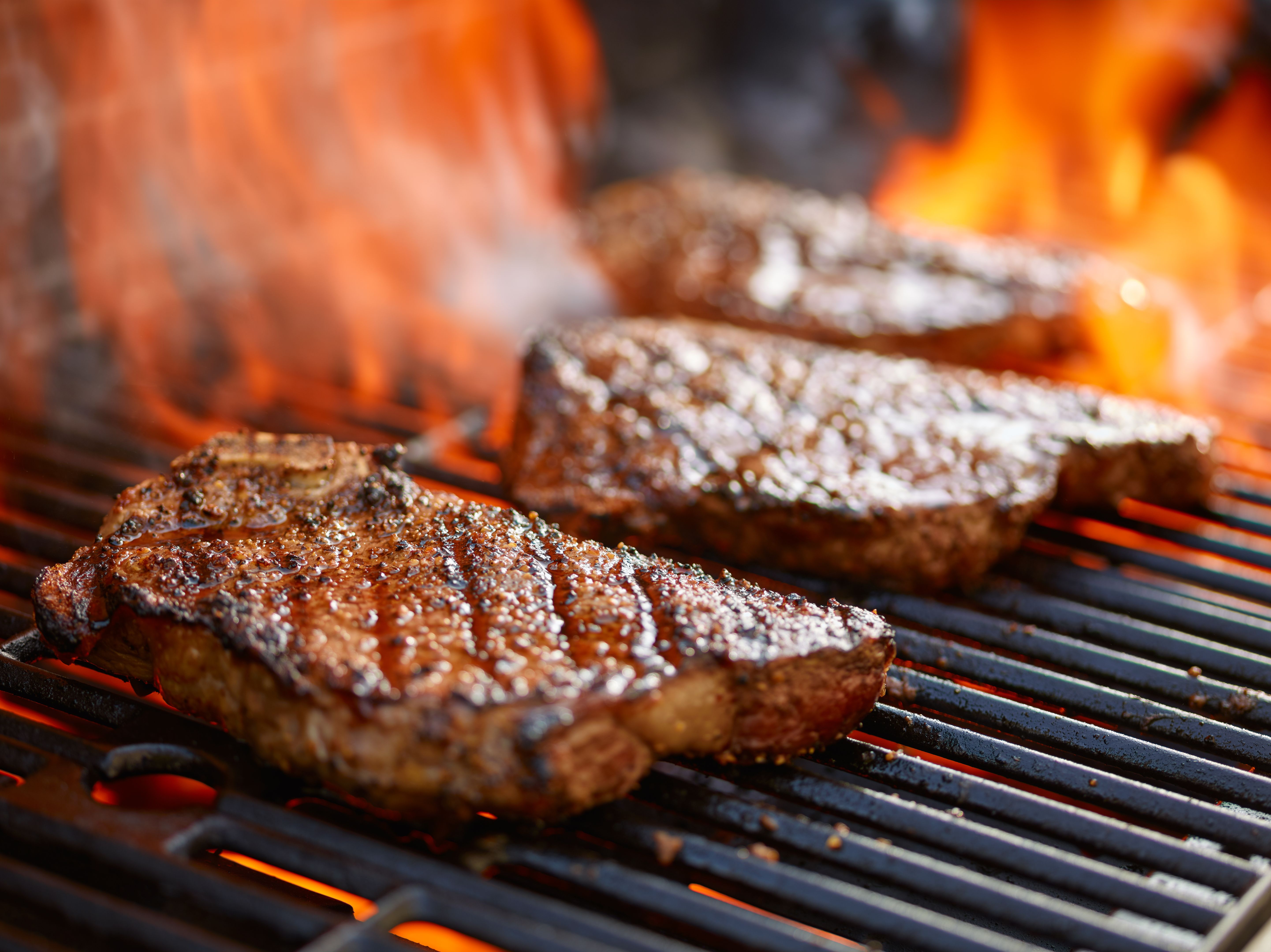 grilling steak