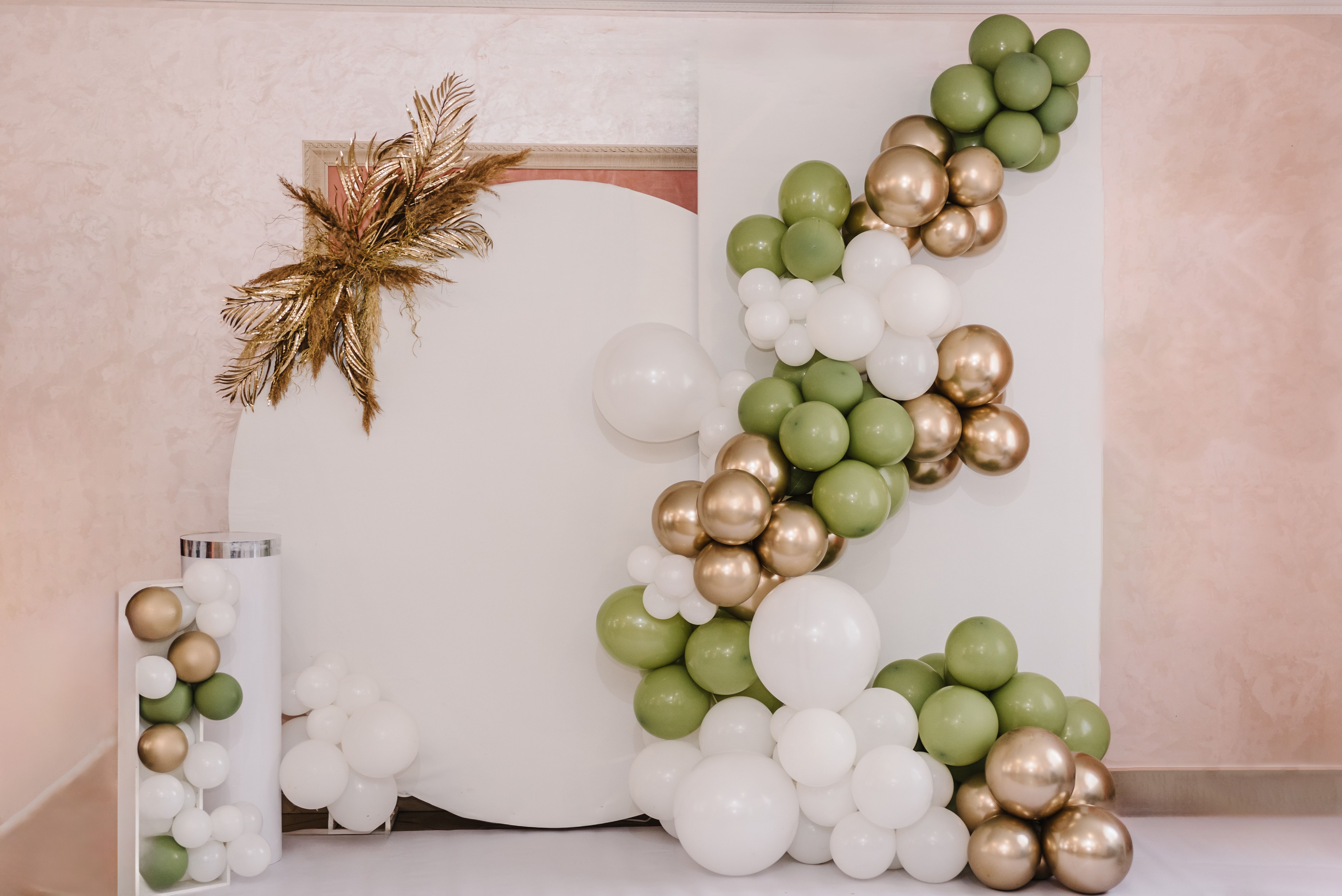 organic balloon garland