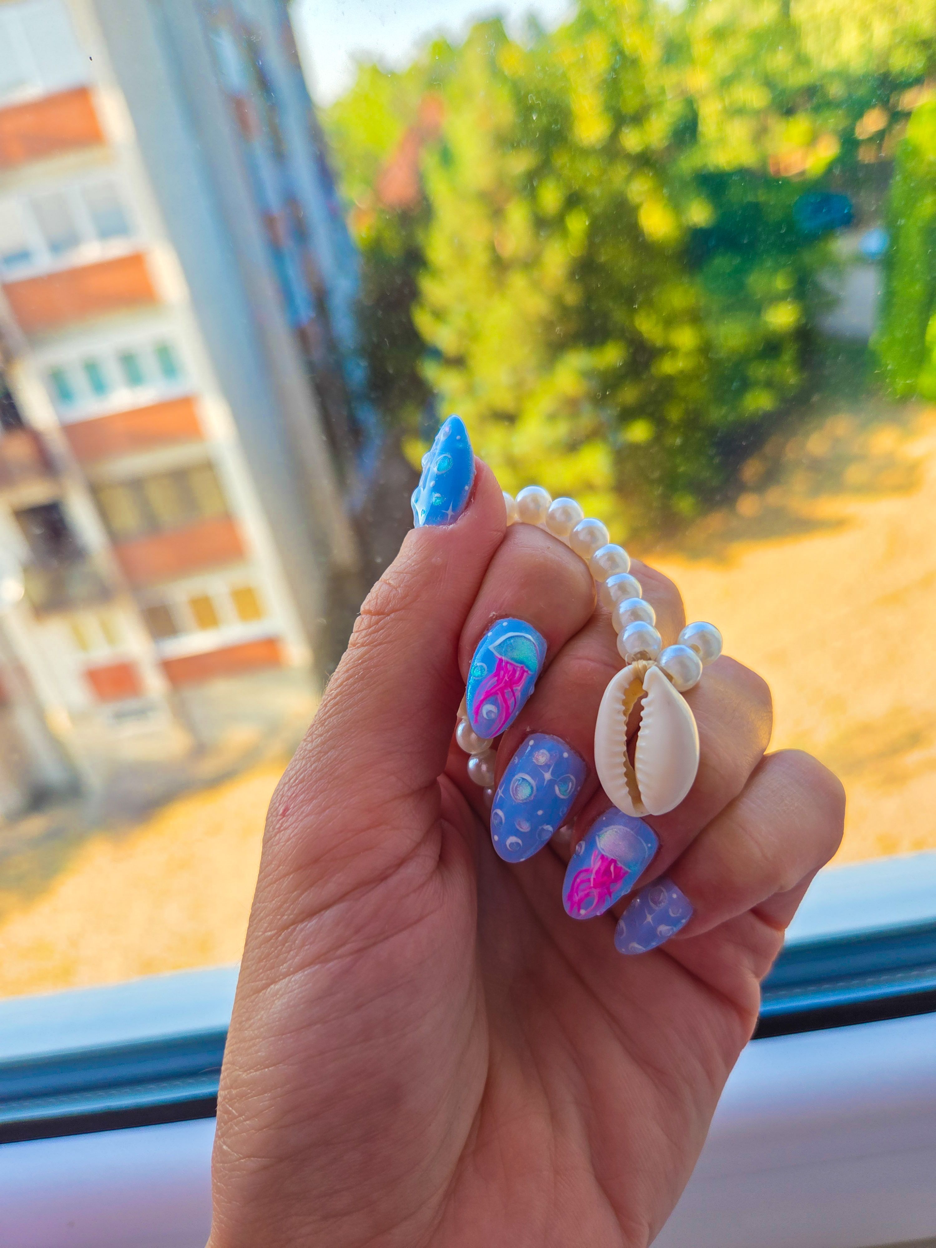 bright summer nails