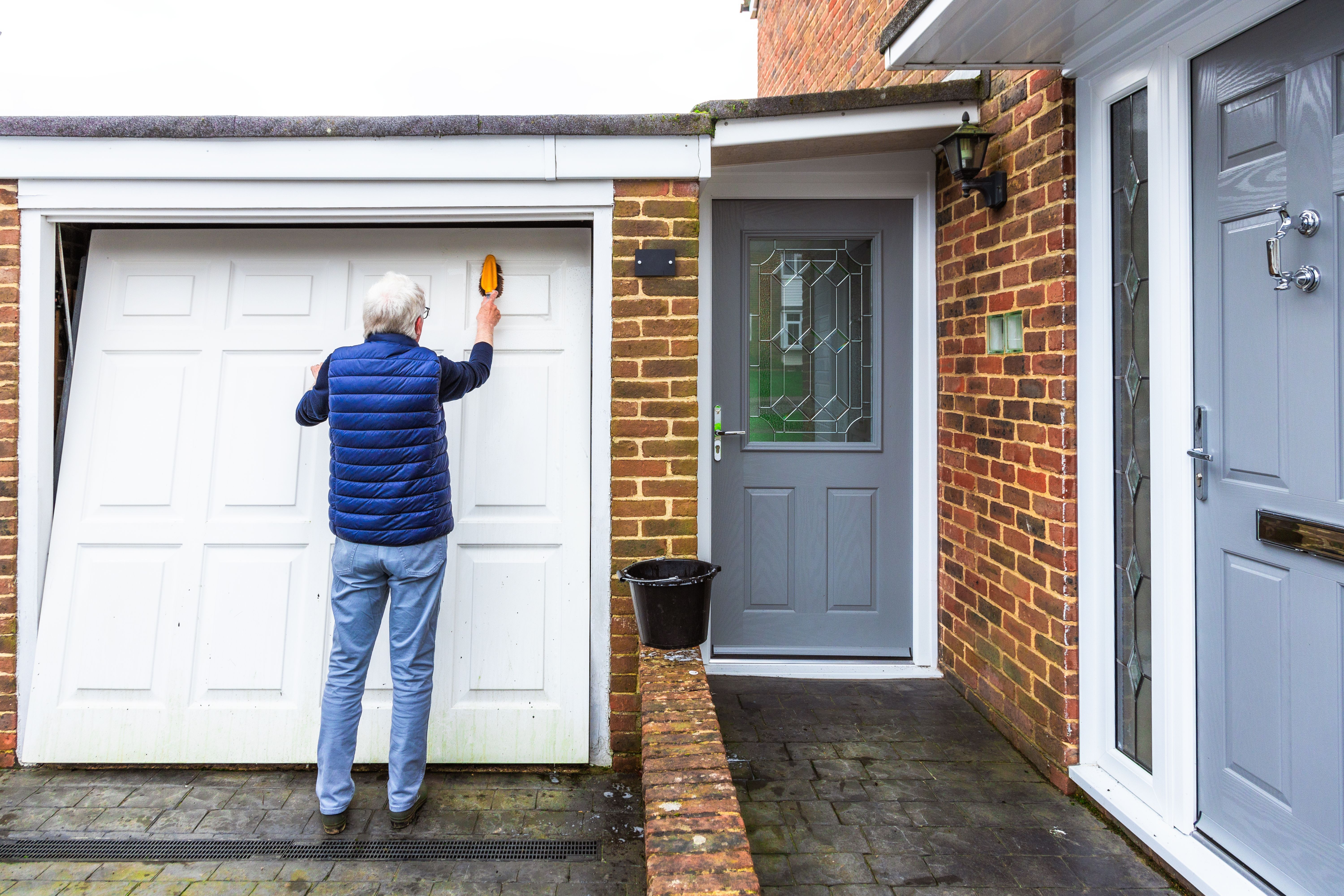 cleaning garage door