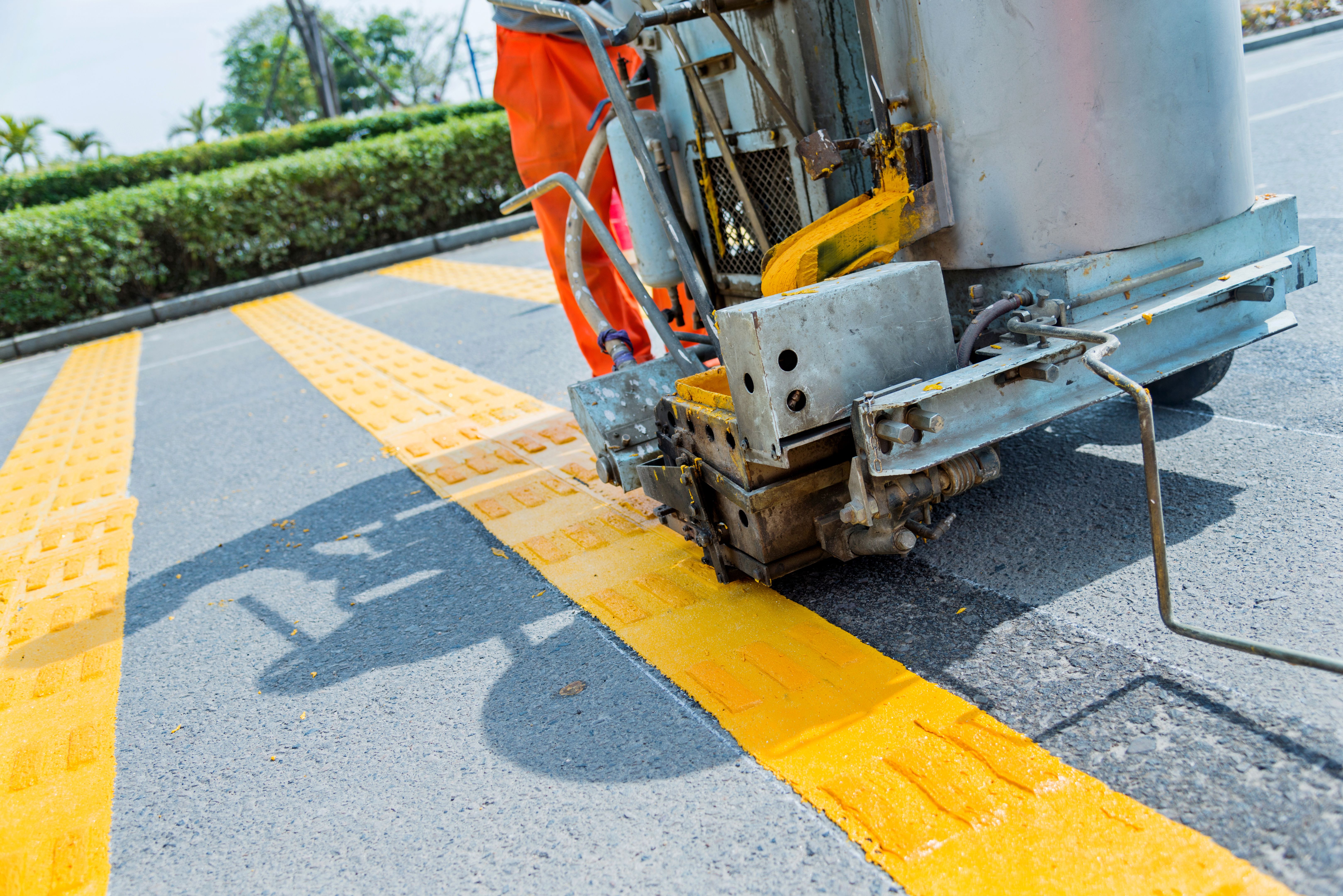road markings maintenance