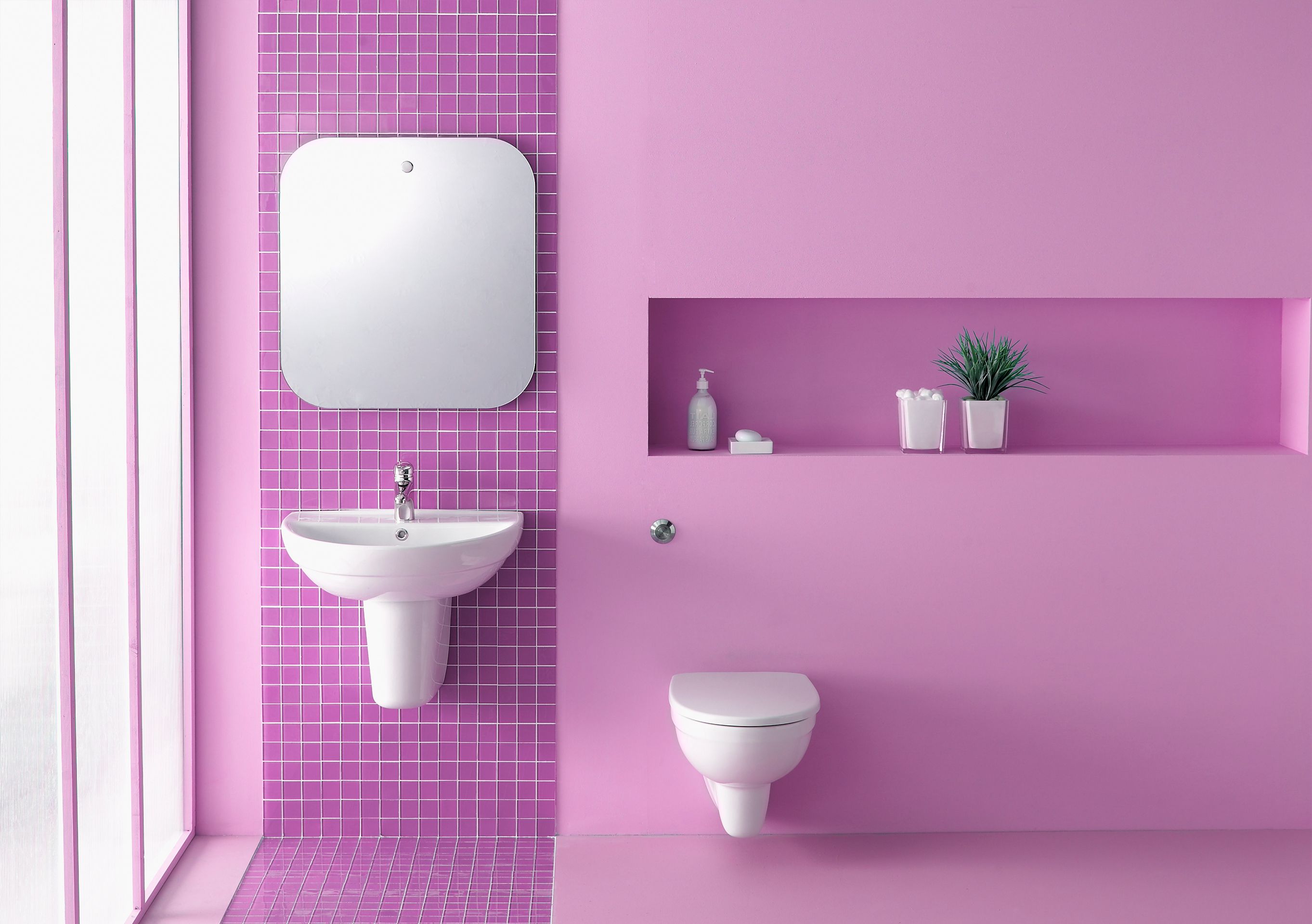 bold bathroom colors