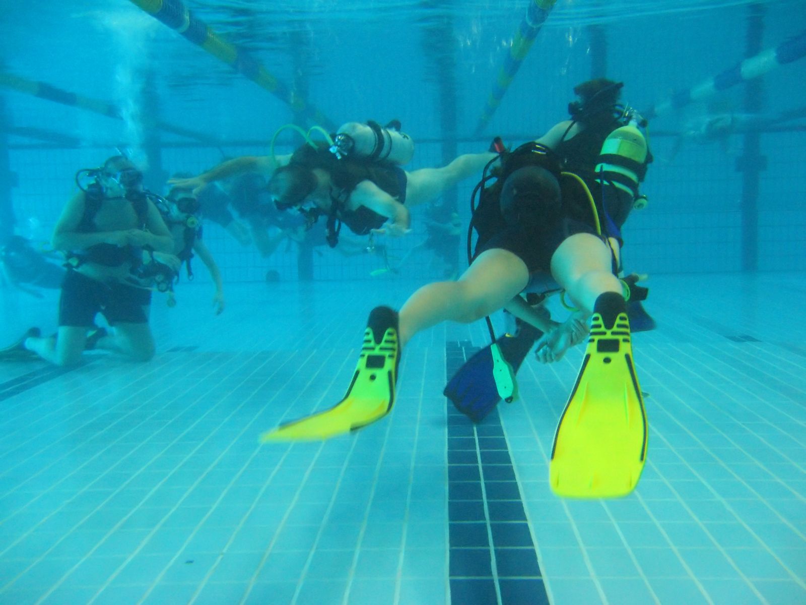 scuba instructor teaching