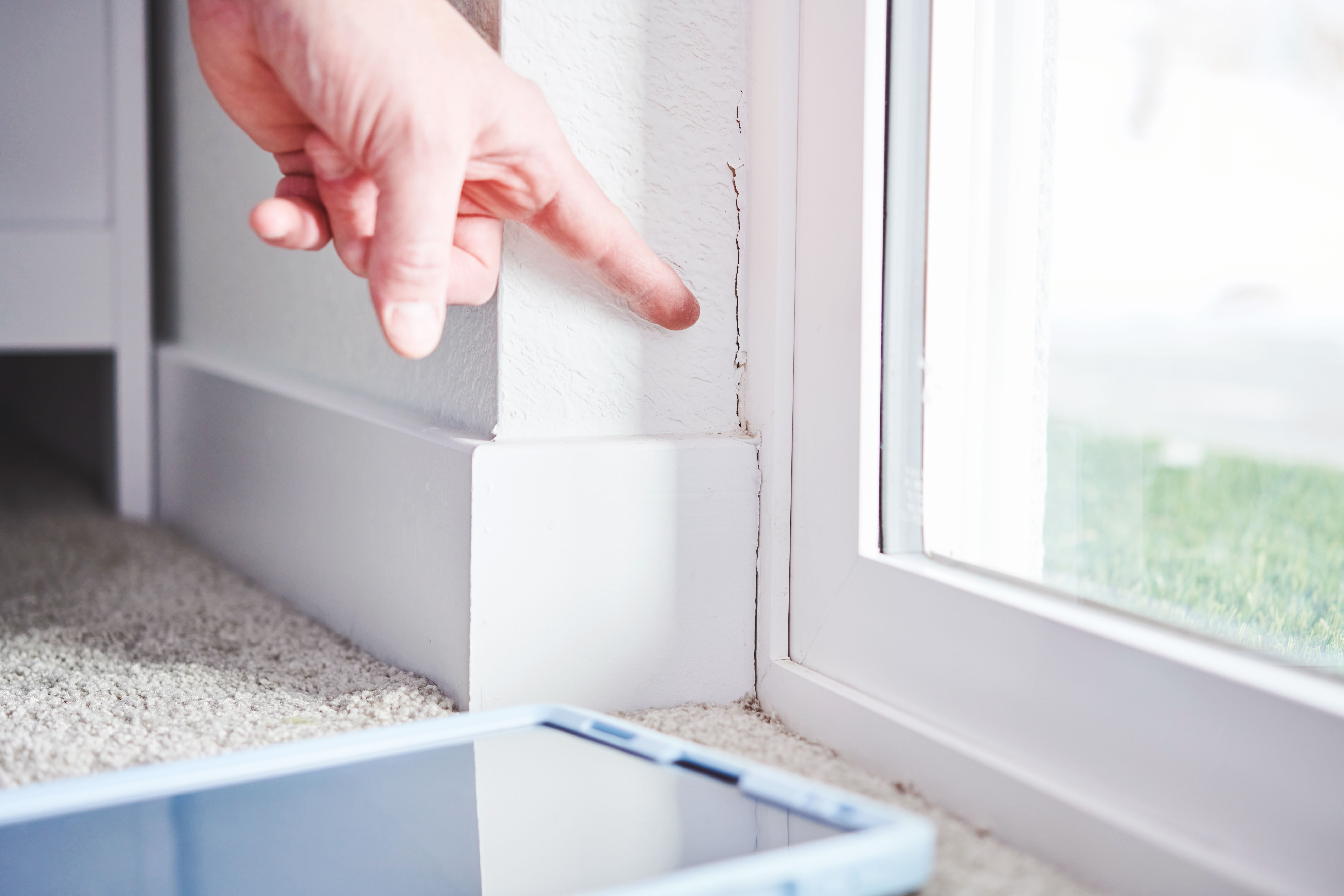 repairing wall cracks