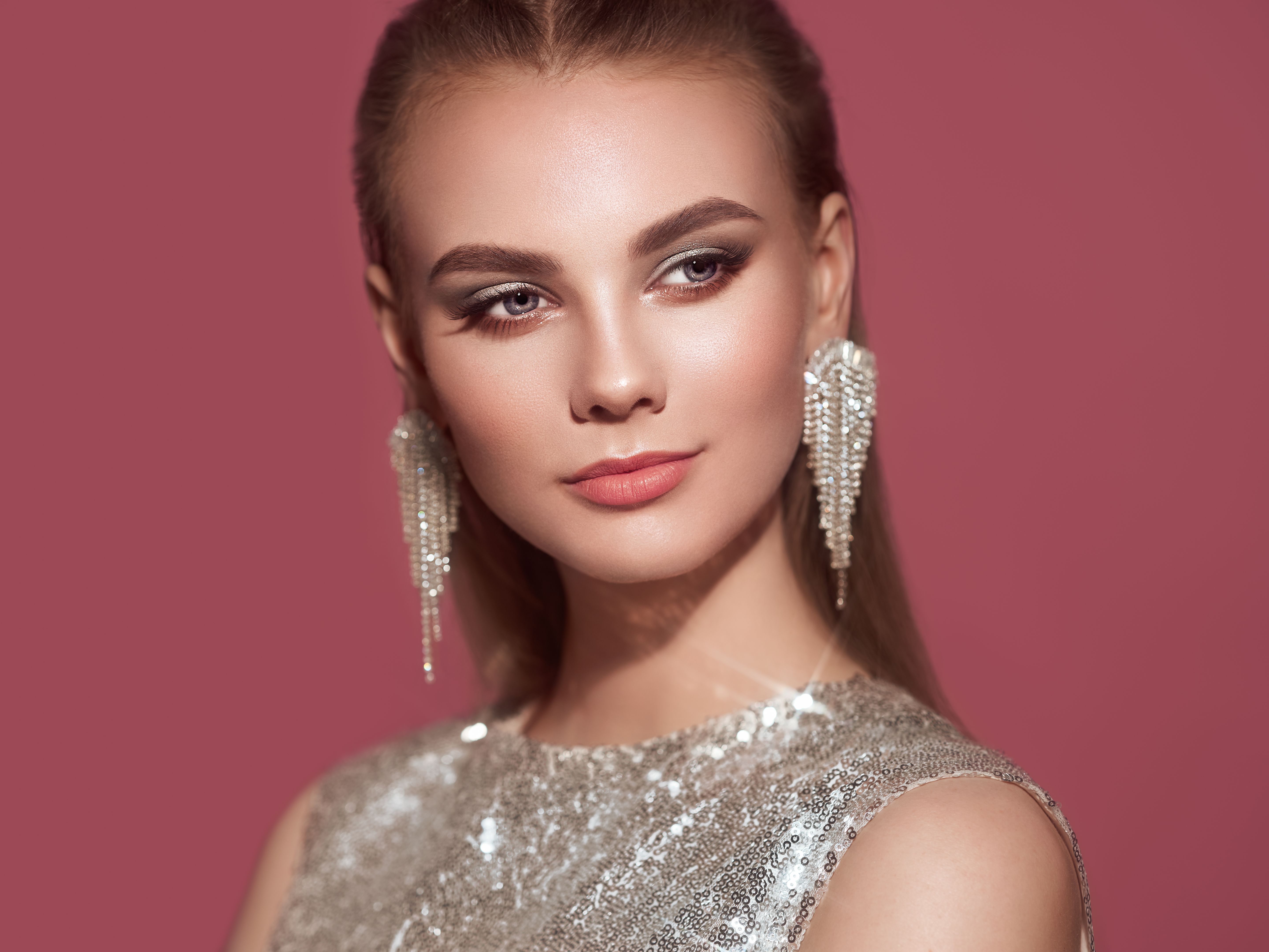 Portrait beautiful woman with jewelry