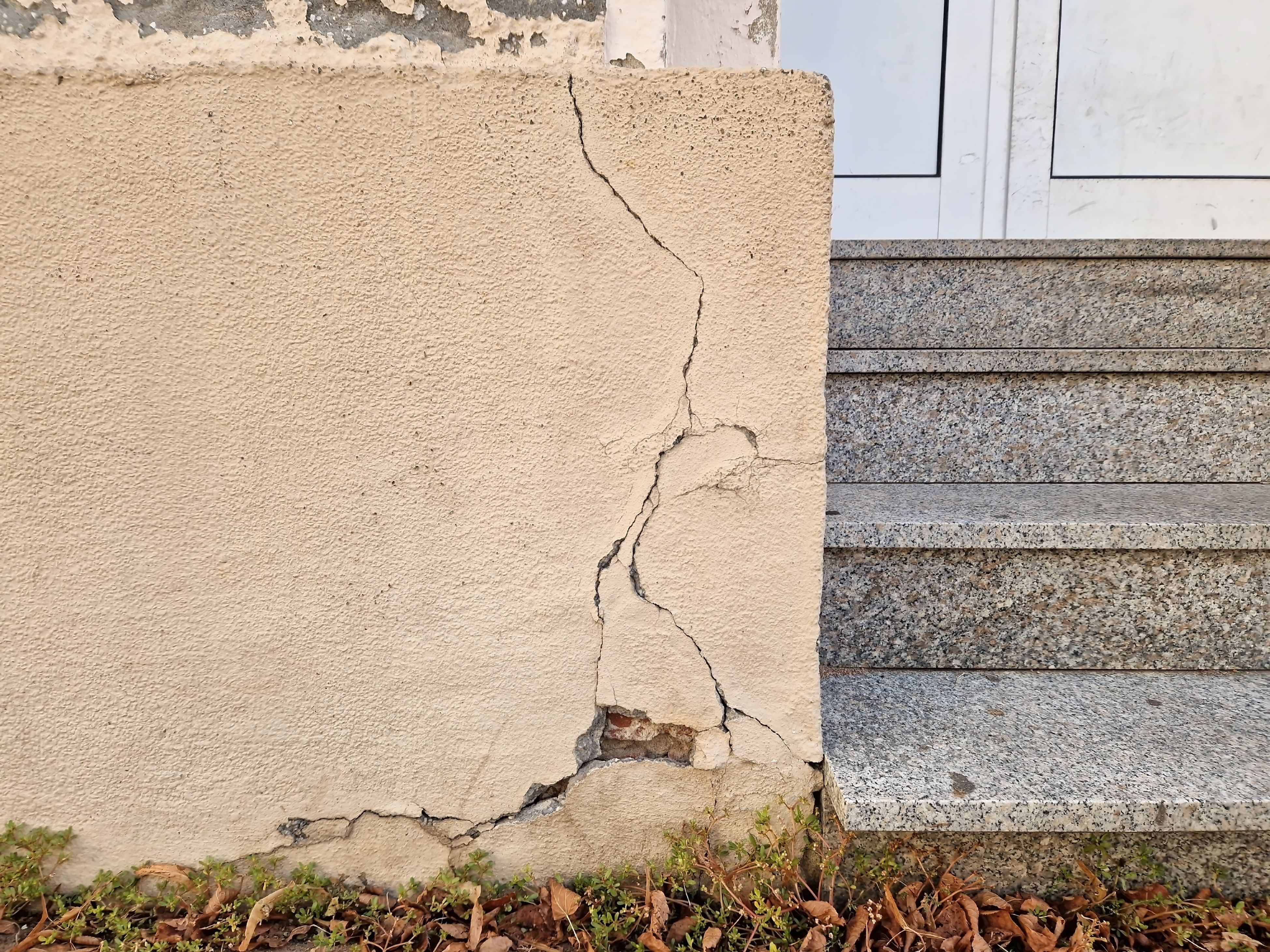 masonry wall damage