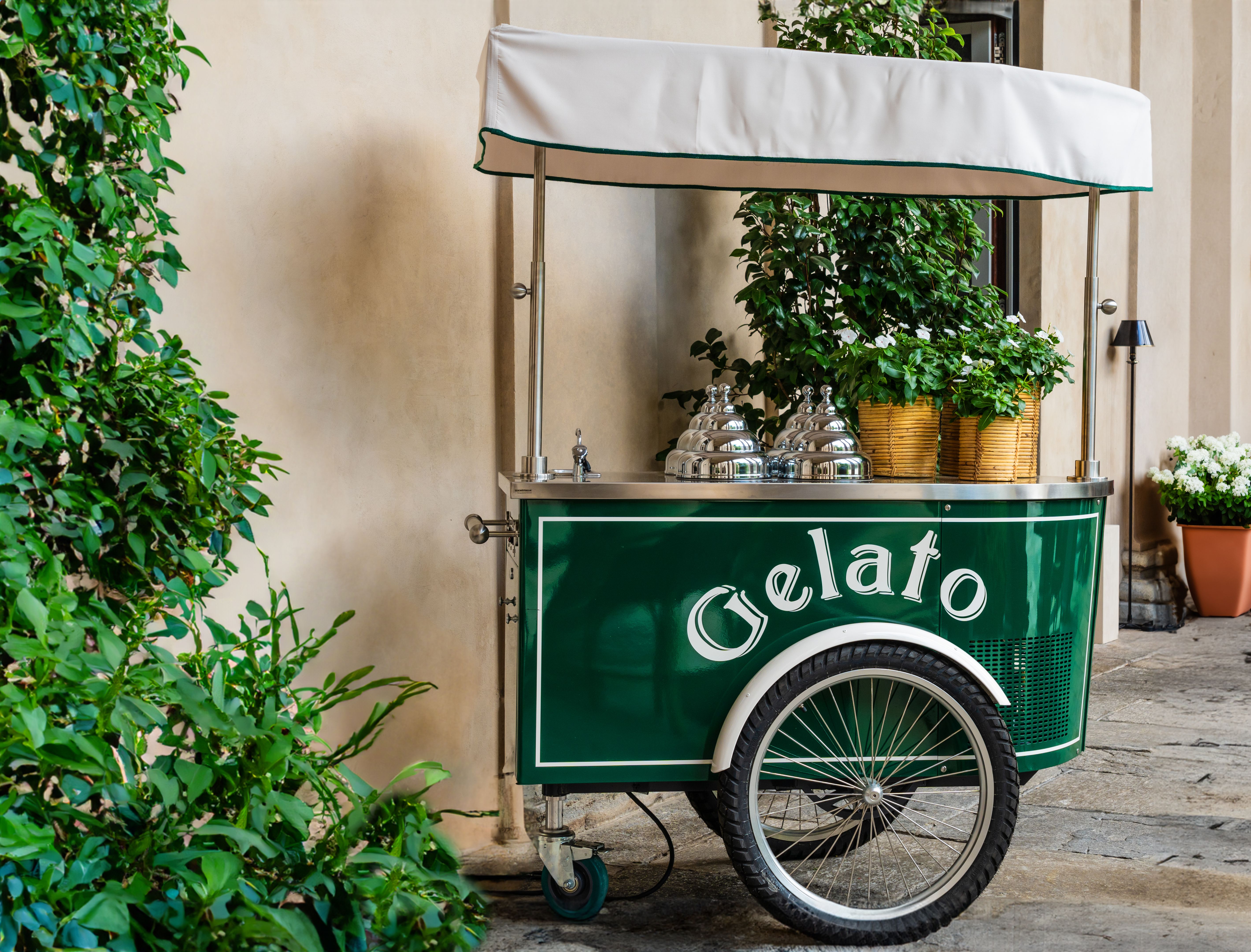 ice cream cart