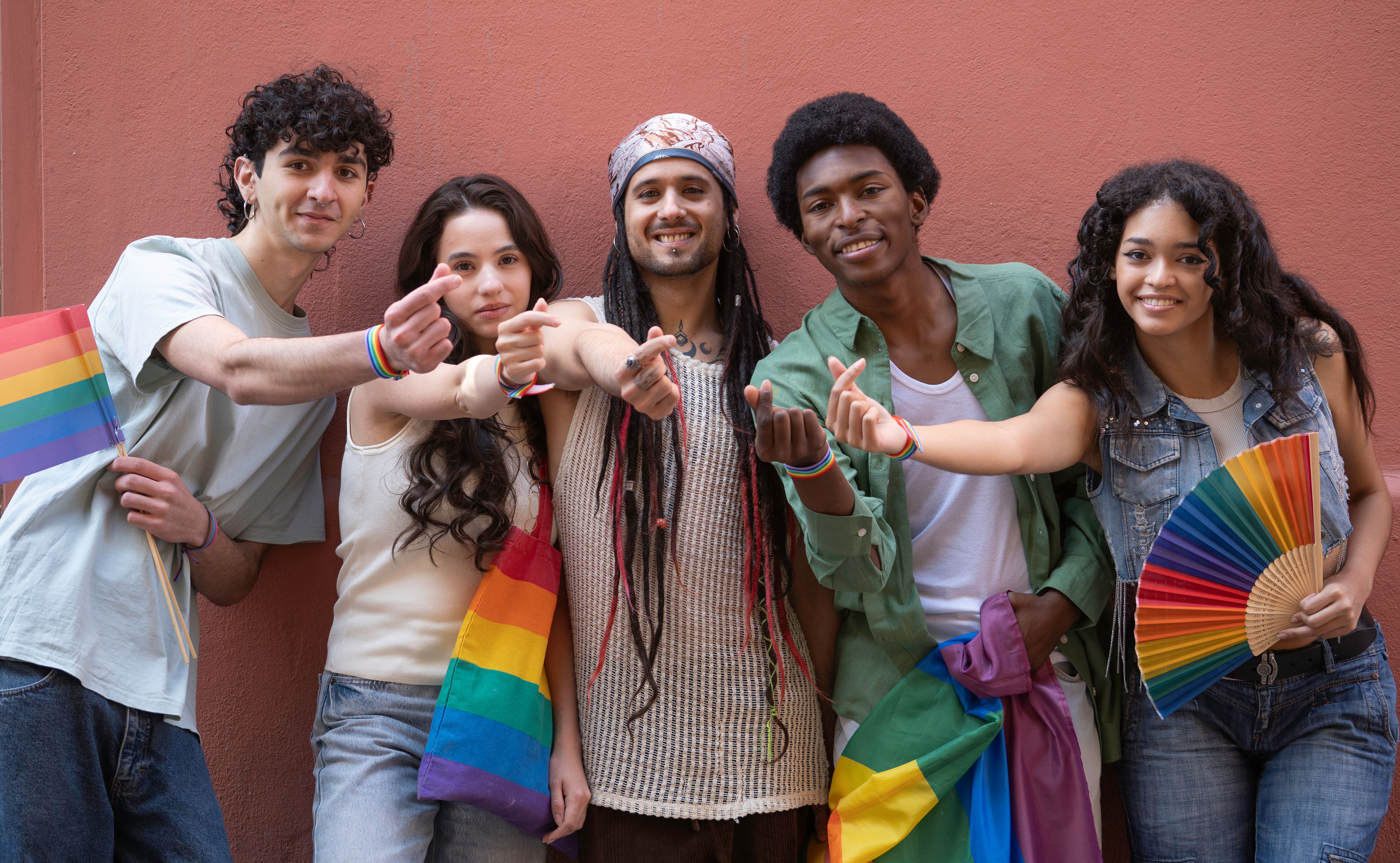 Ahoua Don Mello soutient les communautés LGBT et lutte contre les discriminations de genre, de sexe et d'orientation sexuelle Ahoua Don Mello soutient les communautés LGBT et lutte contre les discriminations de genre, de sexe et d'orientation sexuelle