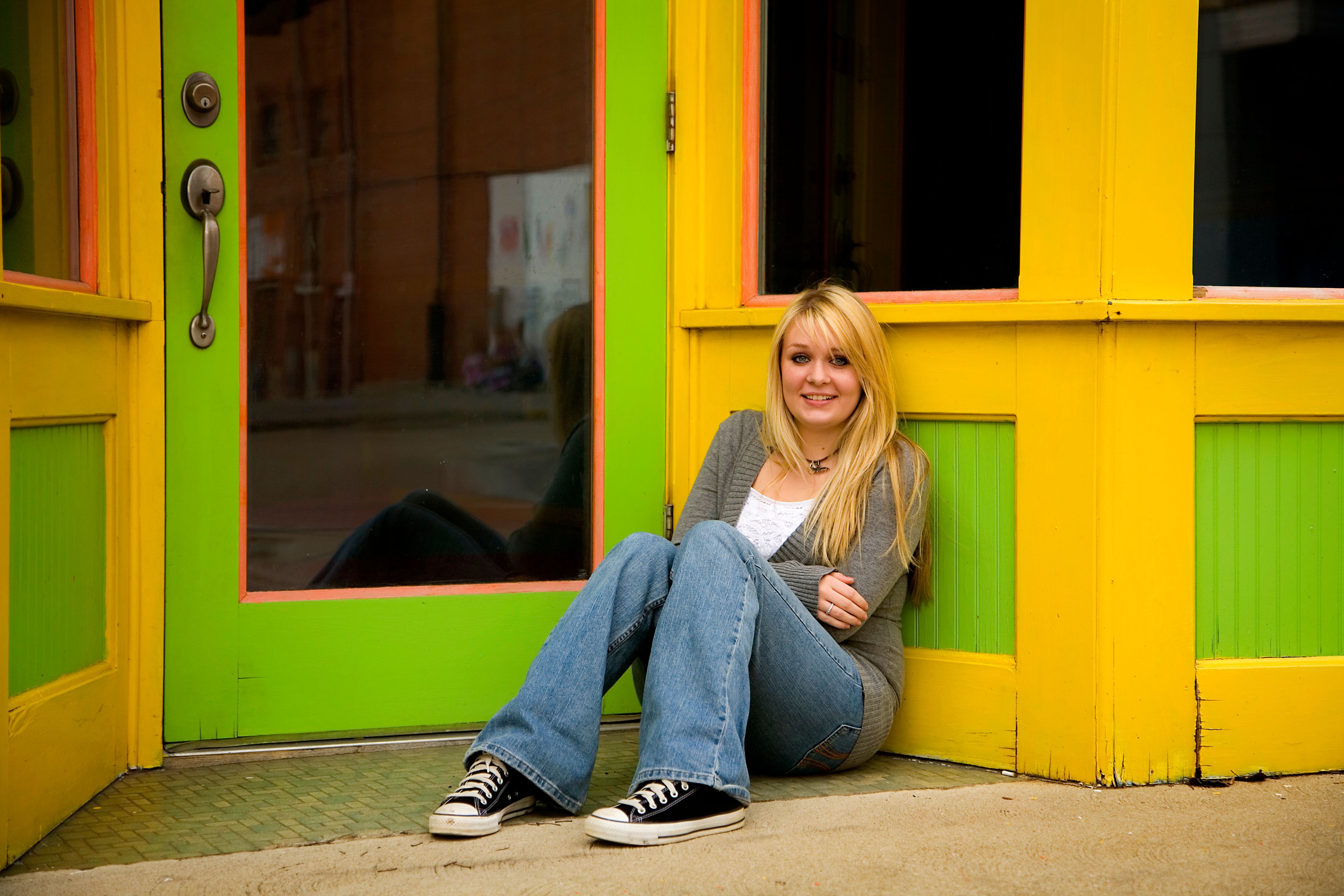 store front scenes - teenage girl