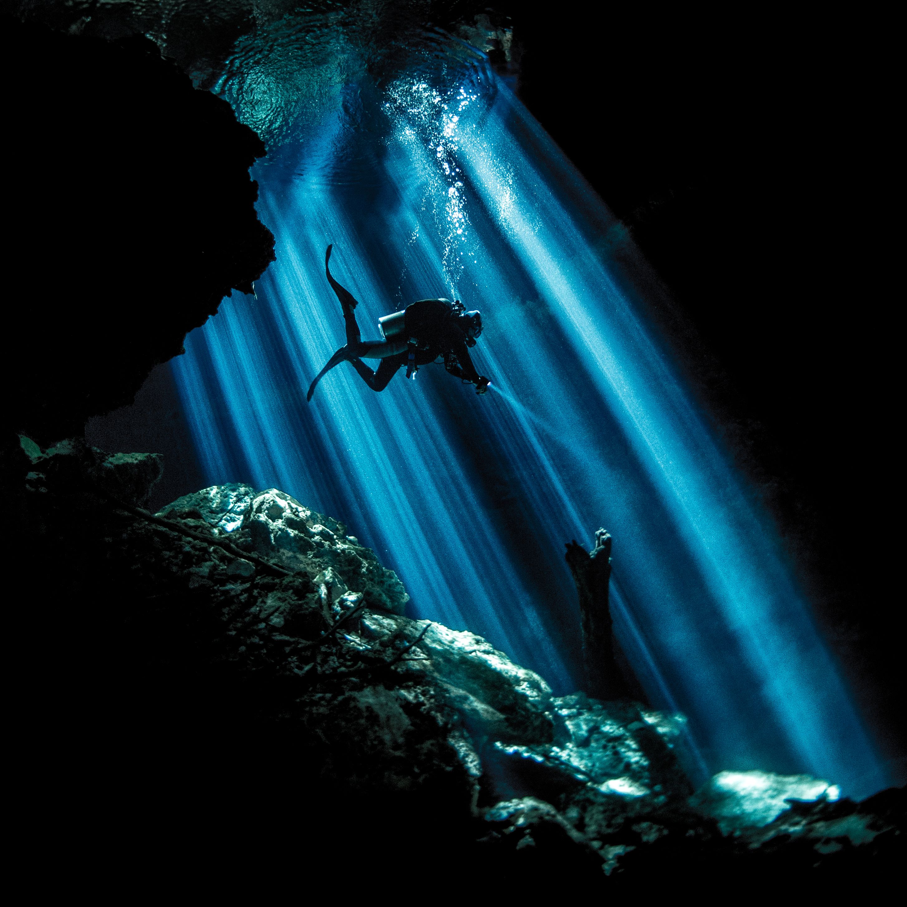 diving in cavern