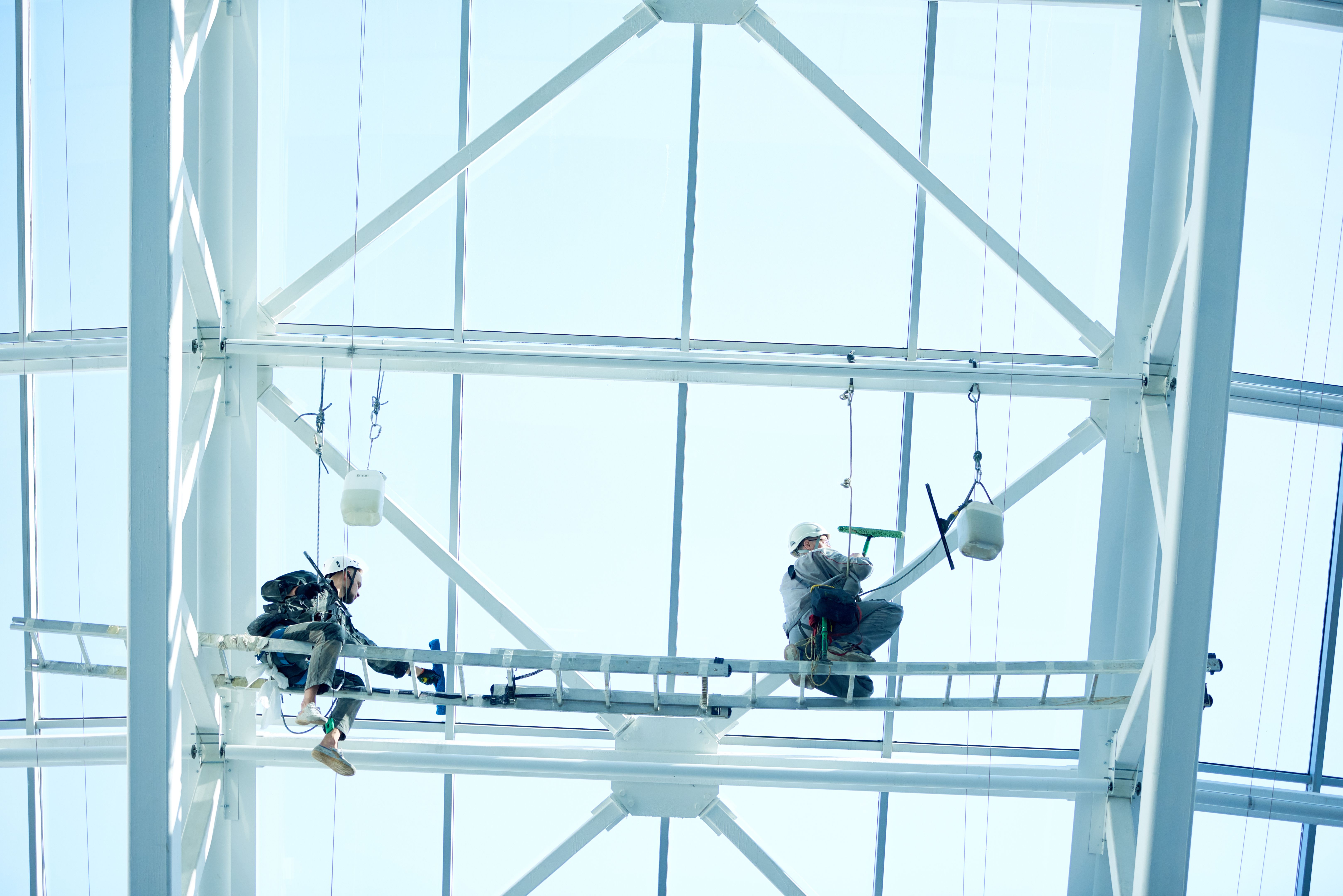 cleaning metal structure