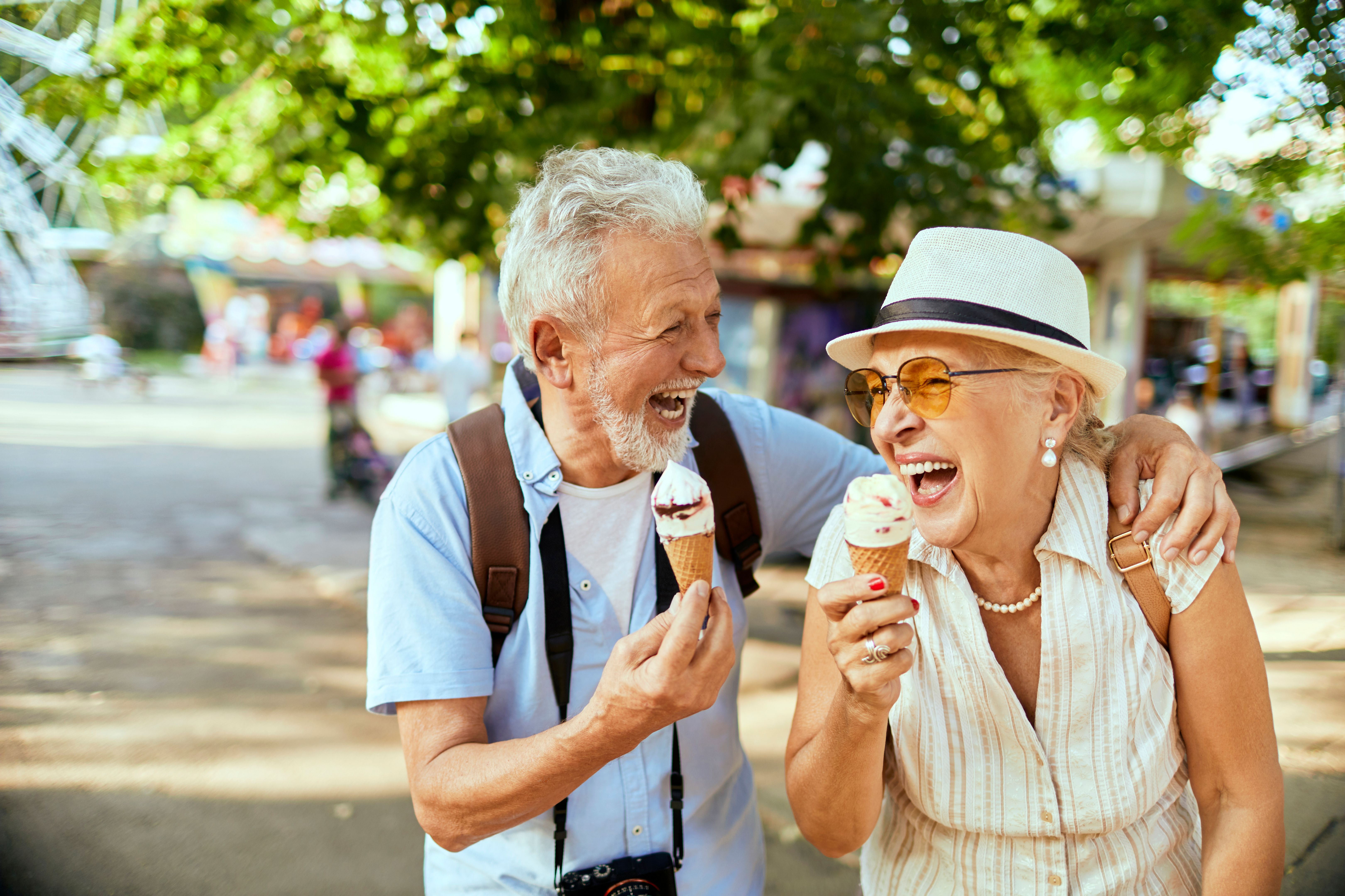 tourists with ice cream