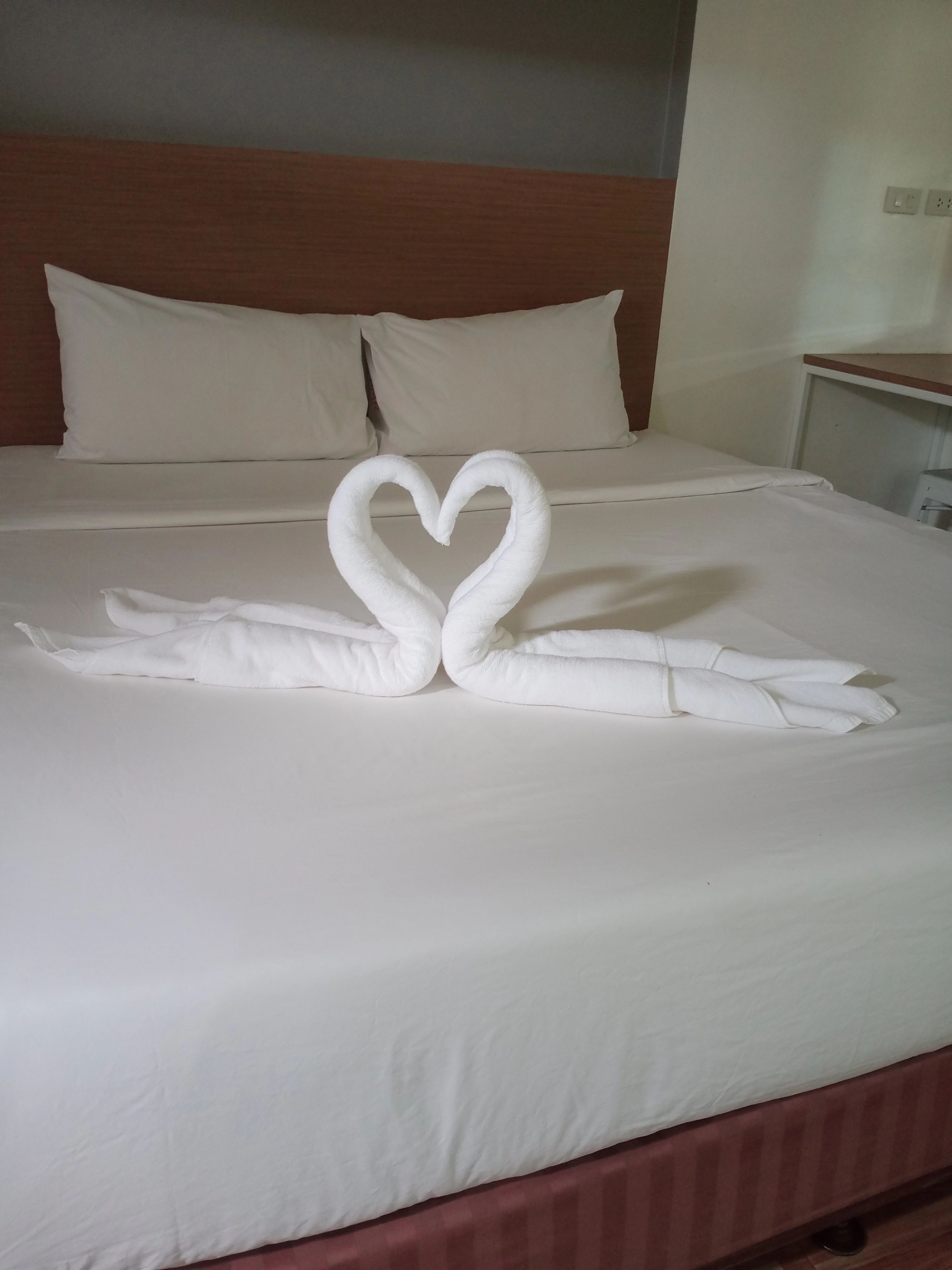 hotel room amenities