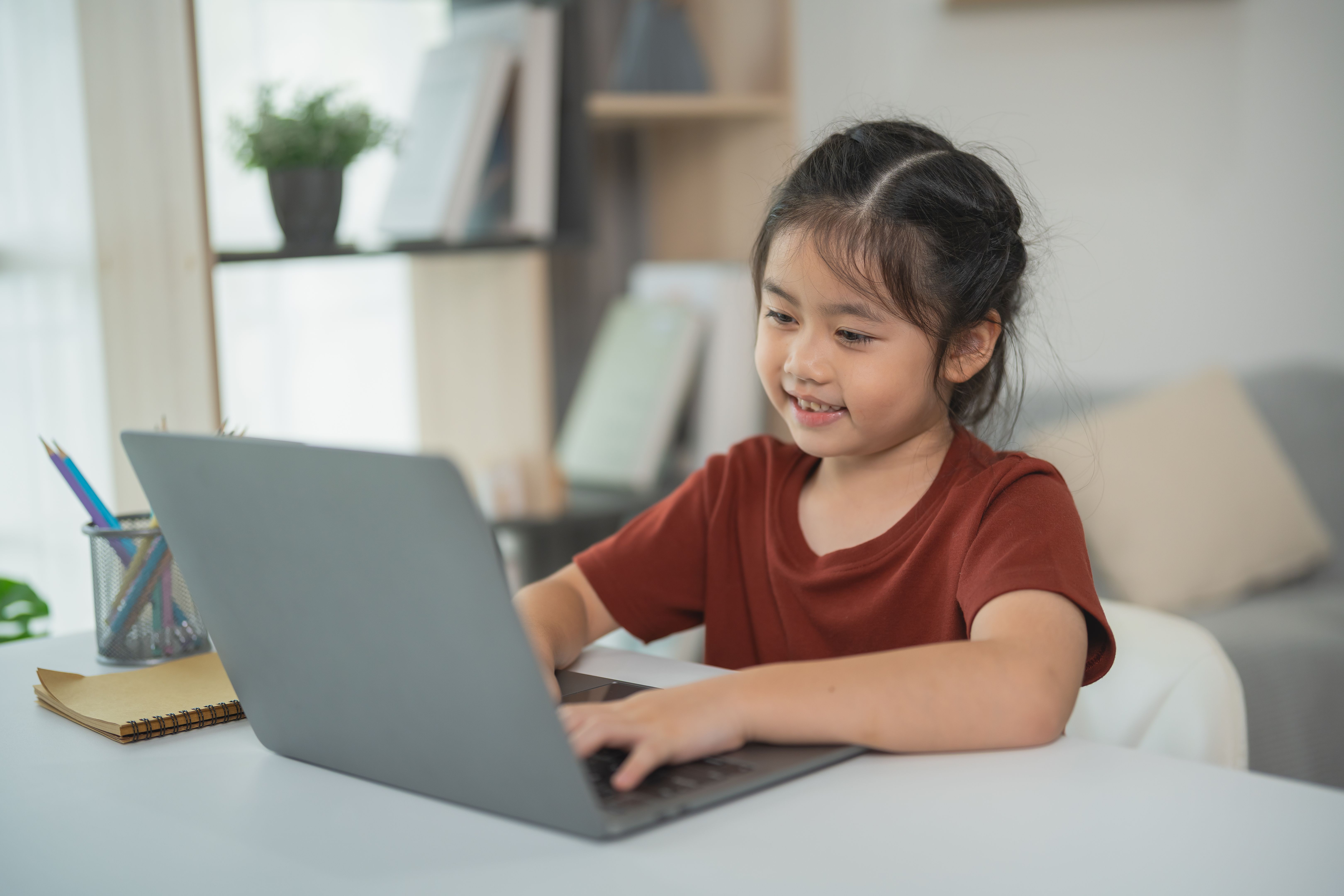 child learning online