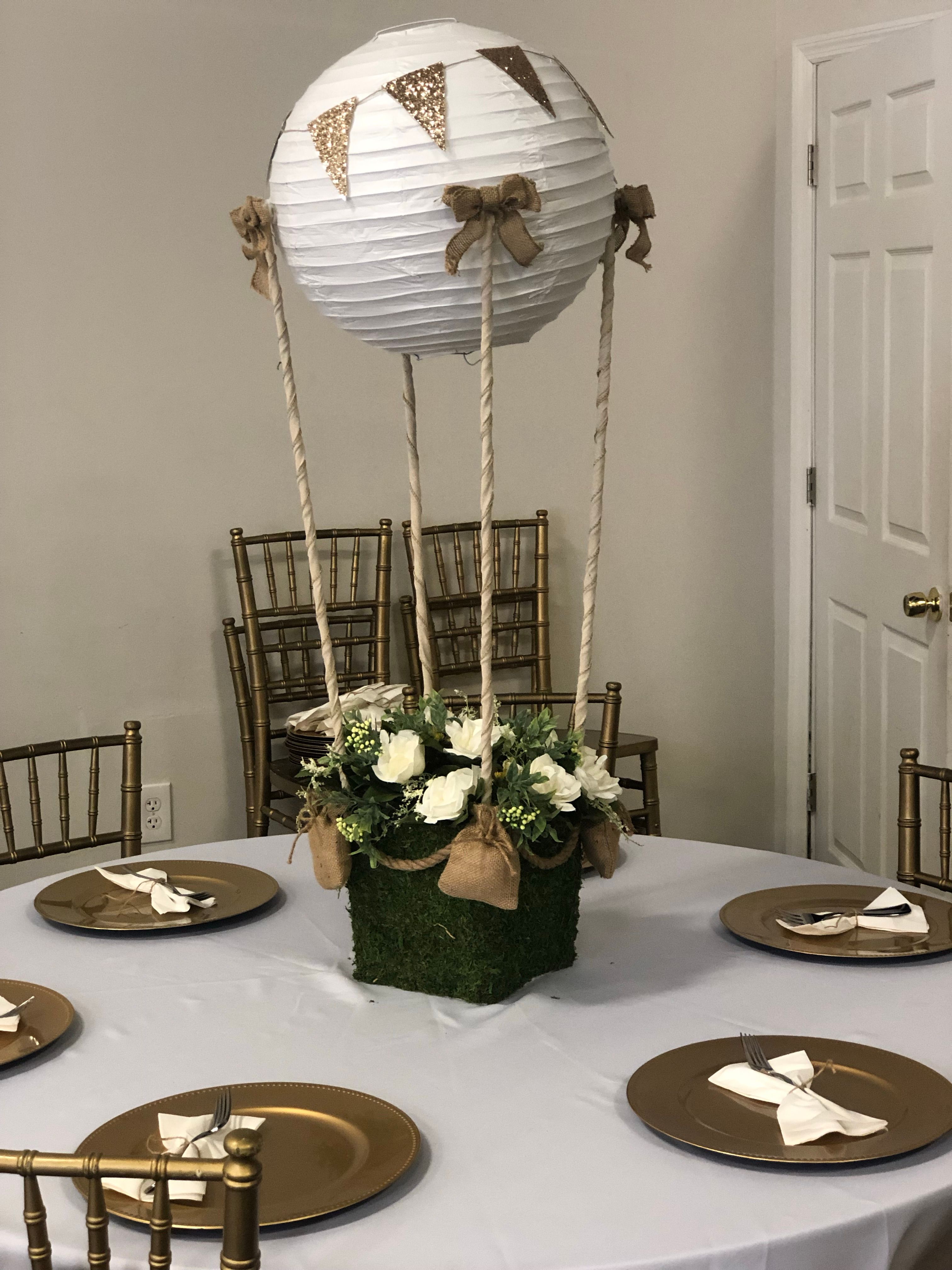 balloon table centerpiece
