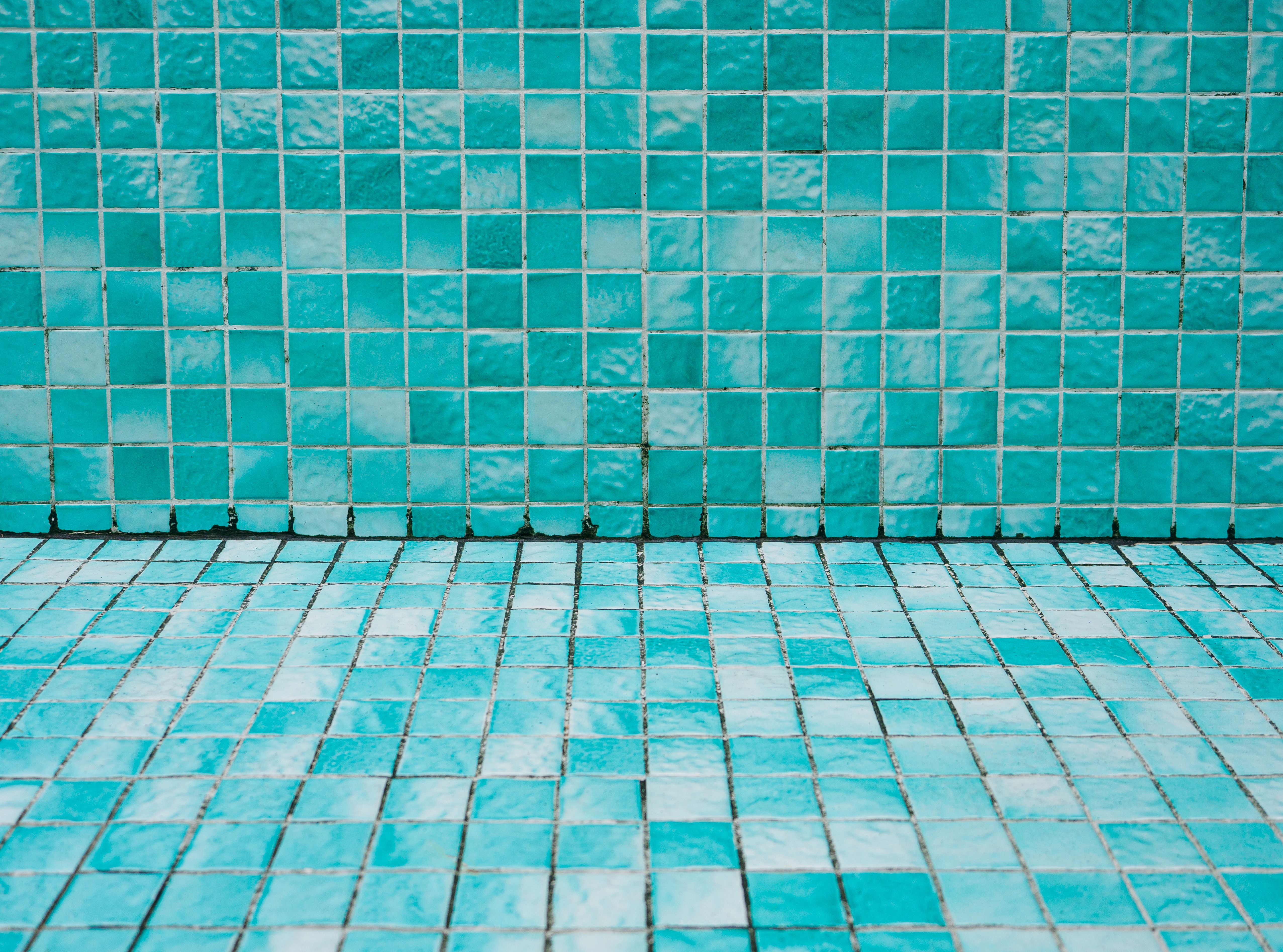 textured bathroom tile