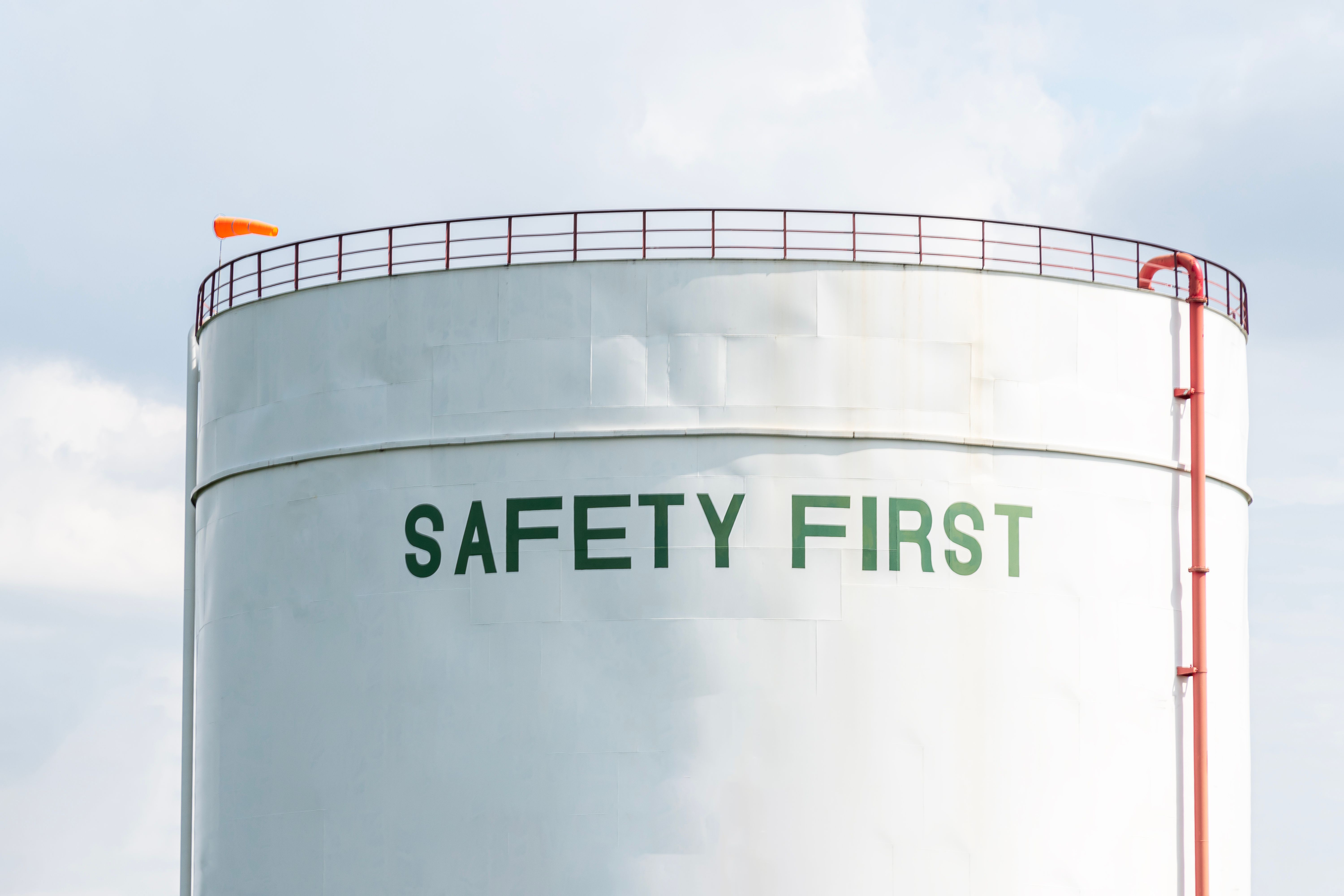Message SAFETY FIRST on white water tank