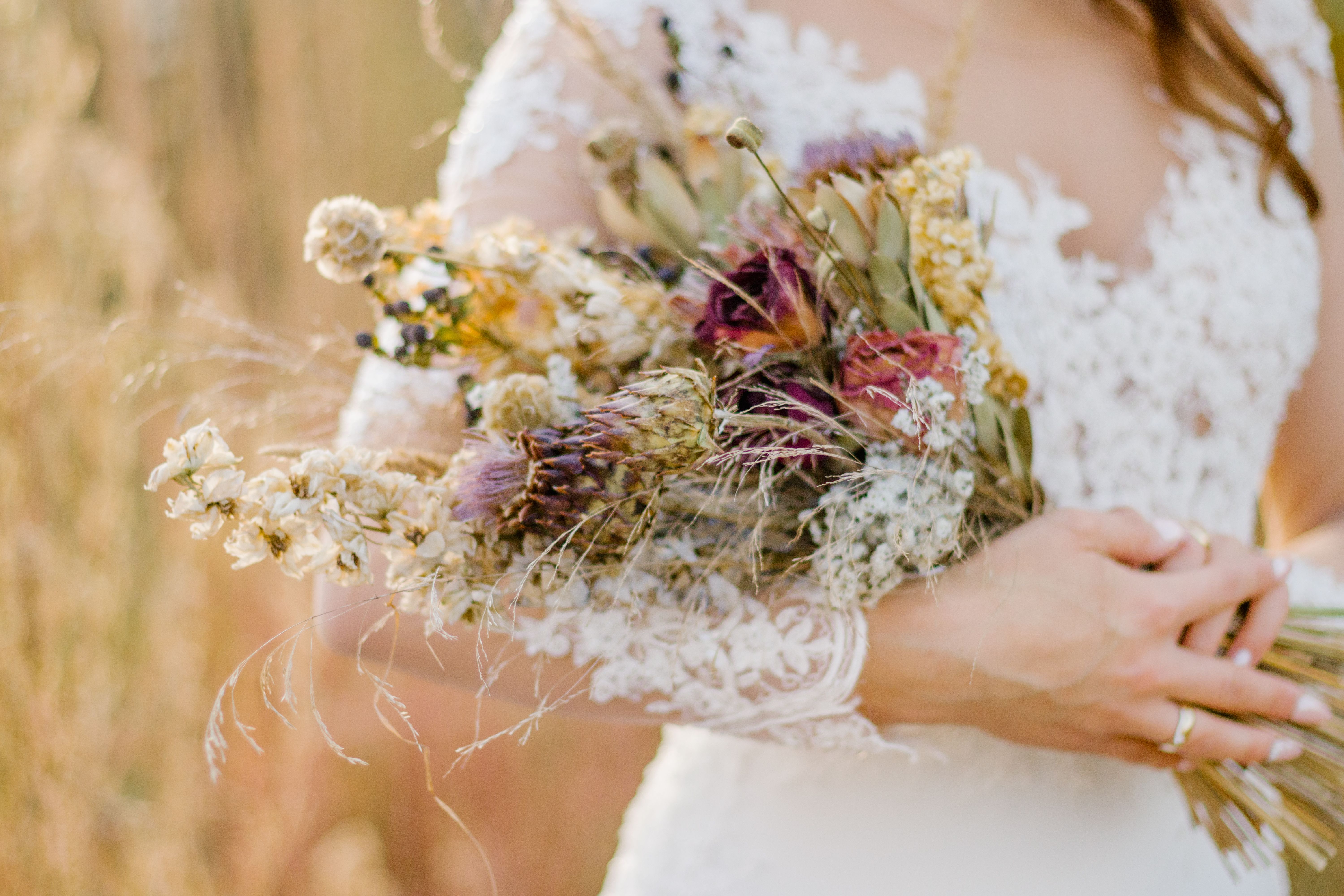 dried flowers wedding
