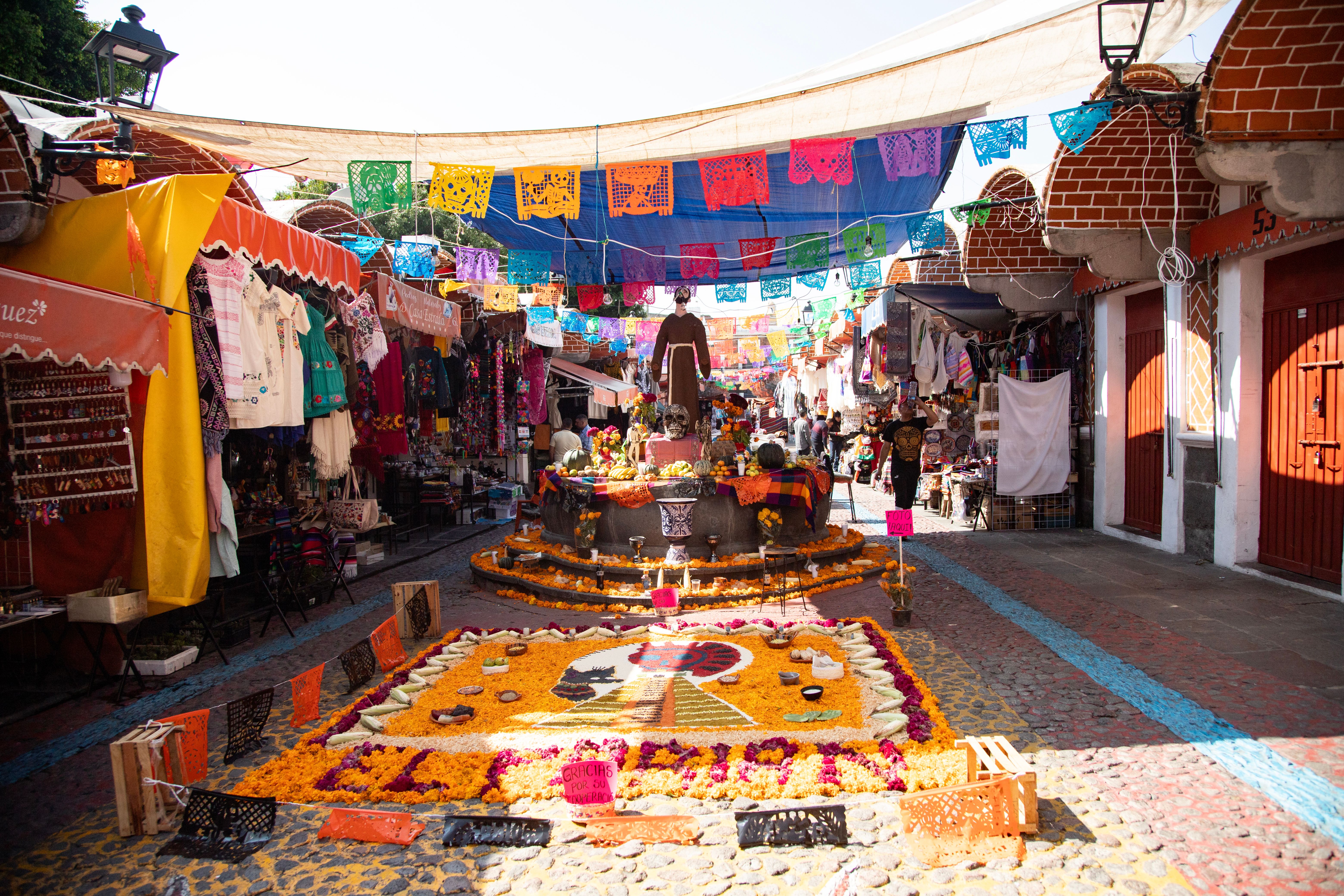 Catrinas and decorative altars to celebrate the Day of the Dead in the city of Puebla, Mexico.