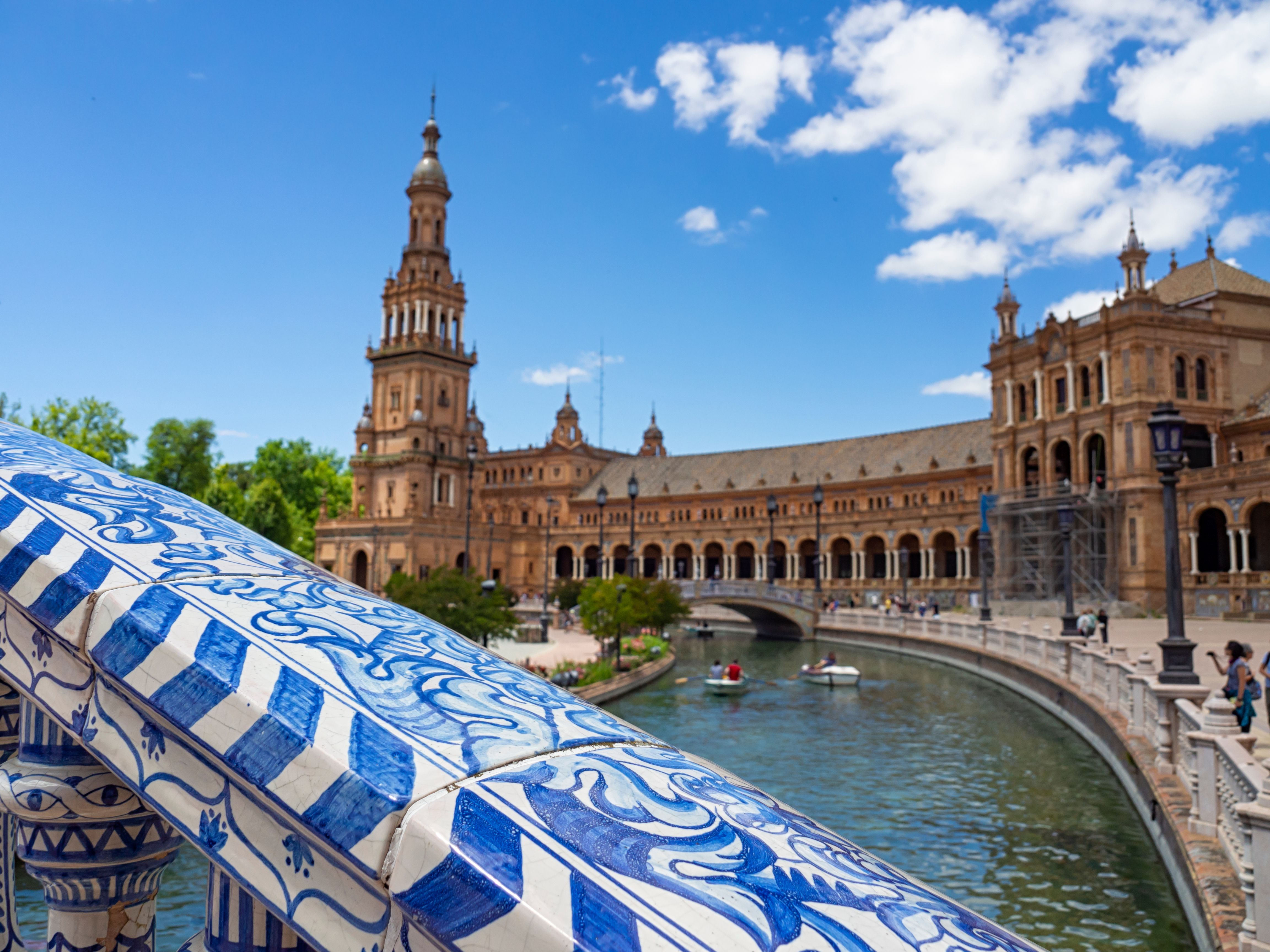 tatuaje sevilla tatuaje evento minimalist tattoo custom tattoo tatuaje estrellas mejor estudio tatuajes sevilla numero uno best tattoo shop sevilla fineline dotwork traditional linea fina realismo tradicional  urbe tattoo minitatu