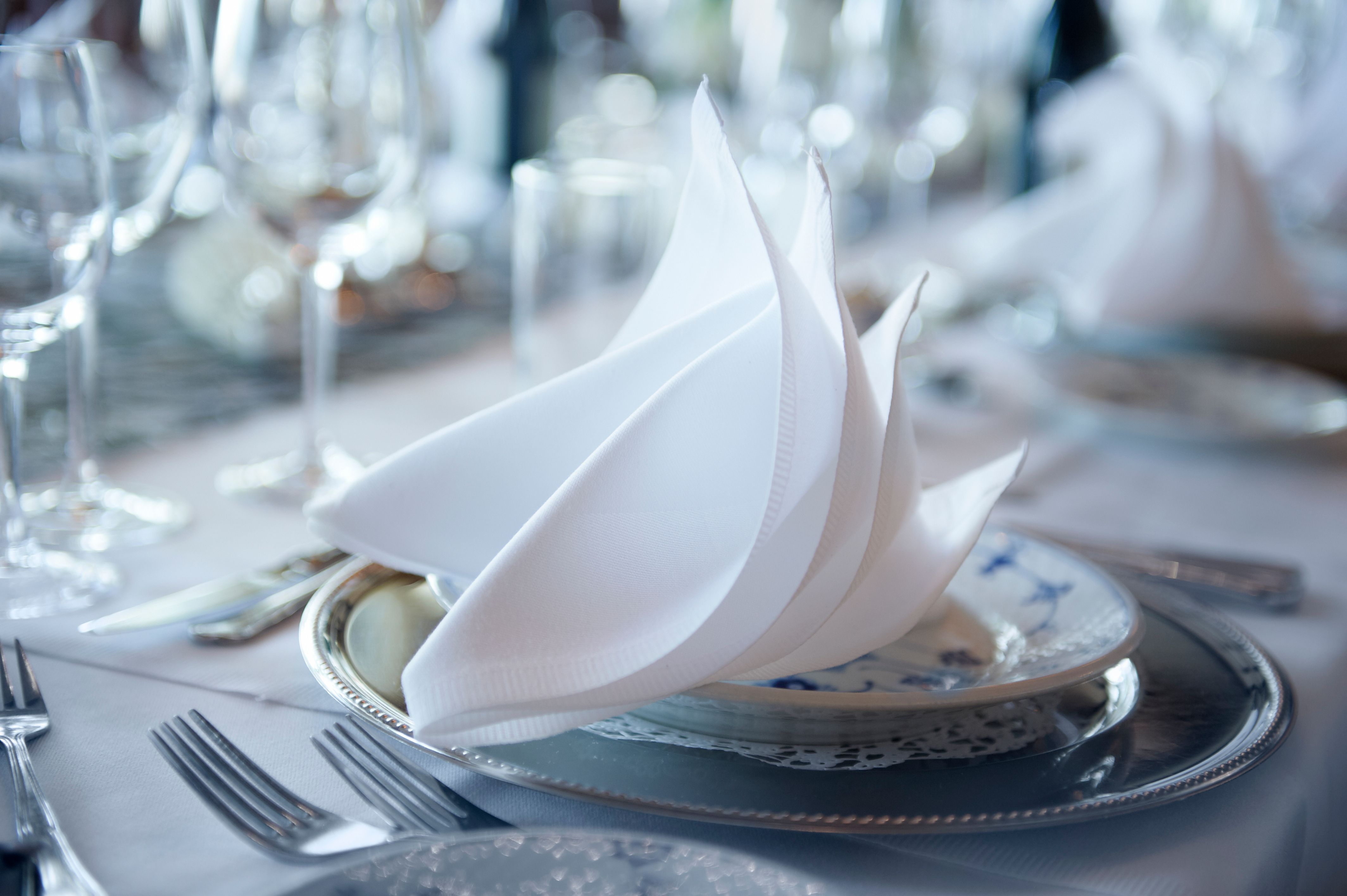 restaurant table napkin