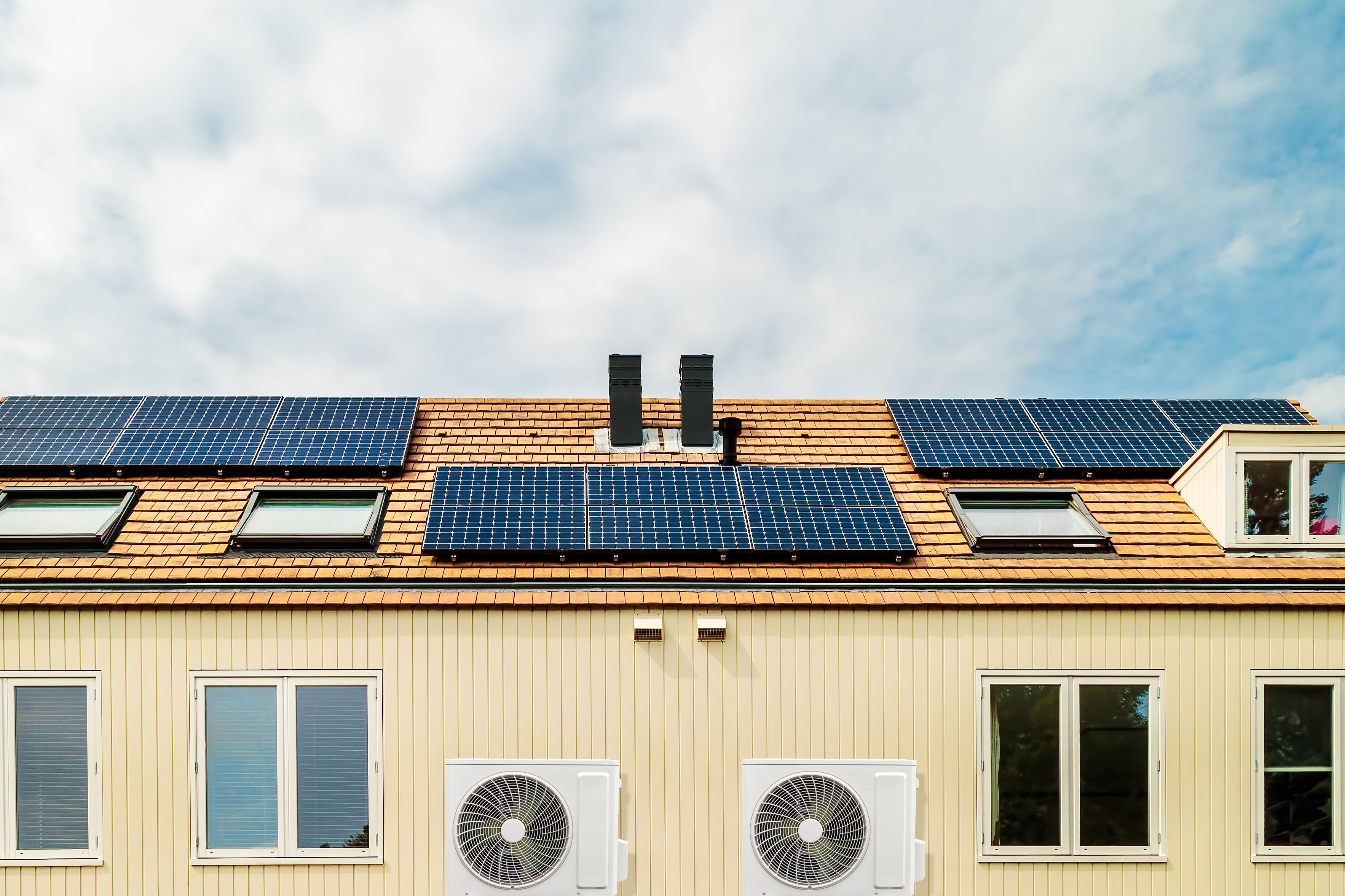 Dutch houses with solar panels and heat pumps
