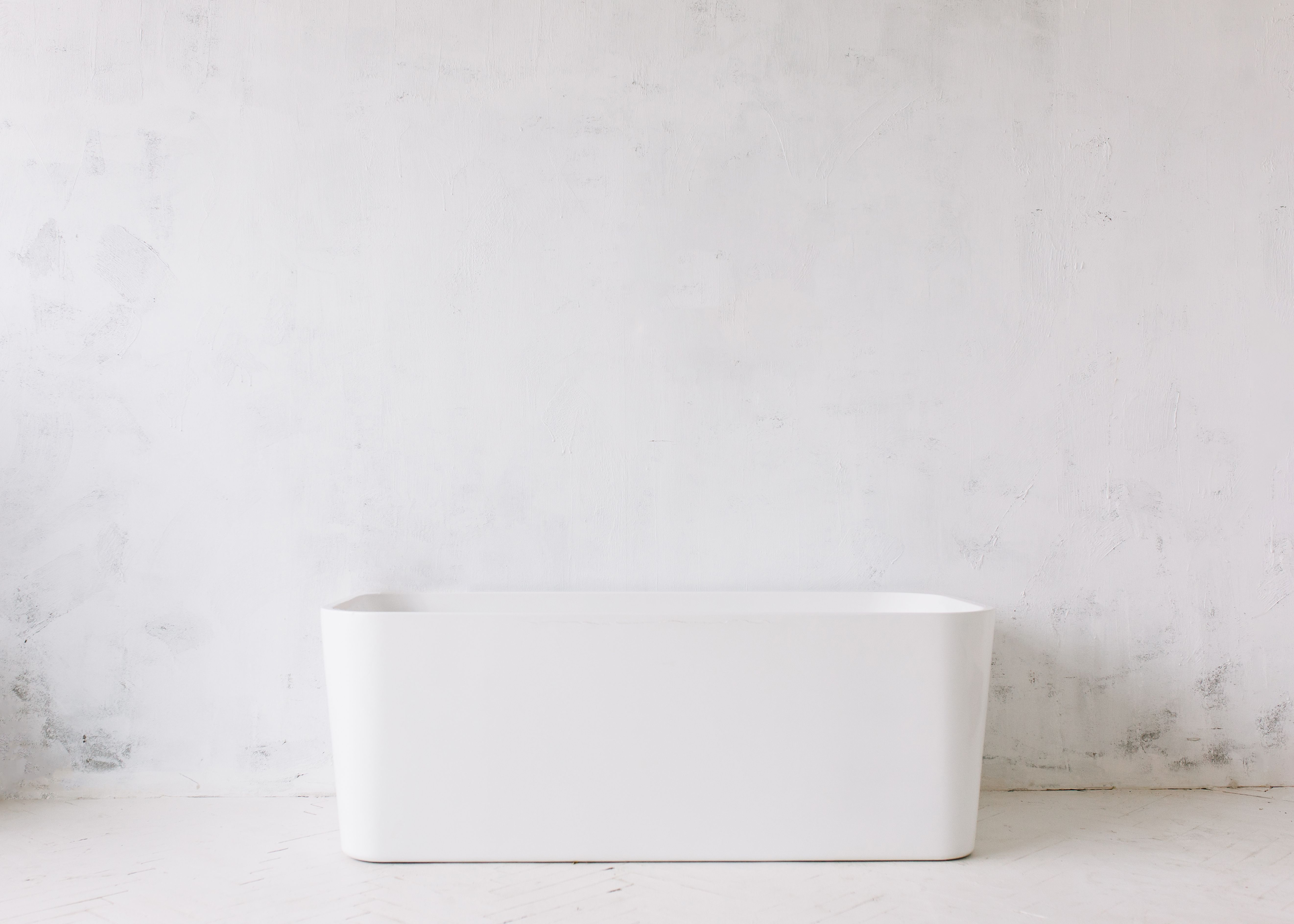 freestanding acrylic bath