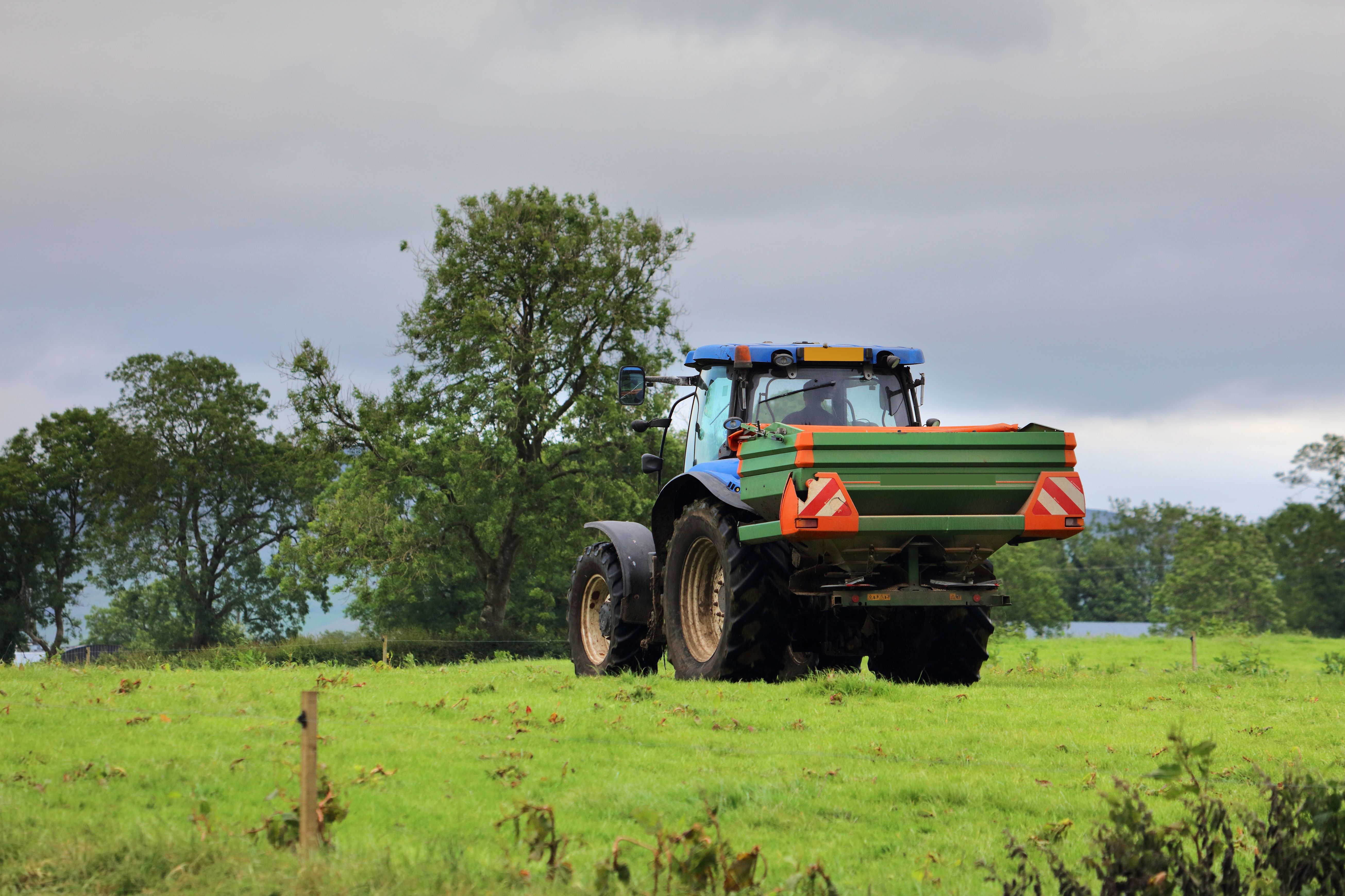 fertilizer spreader