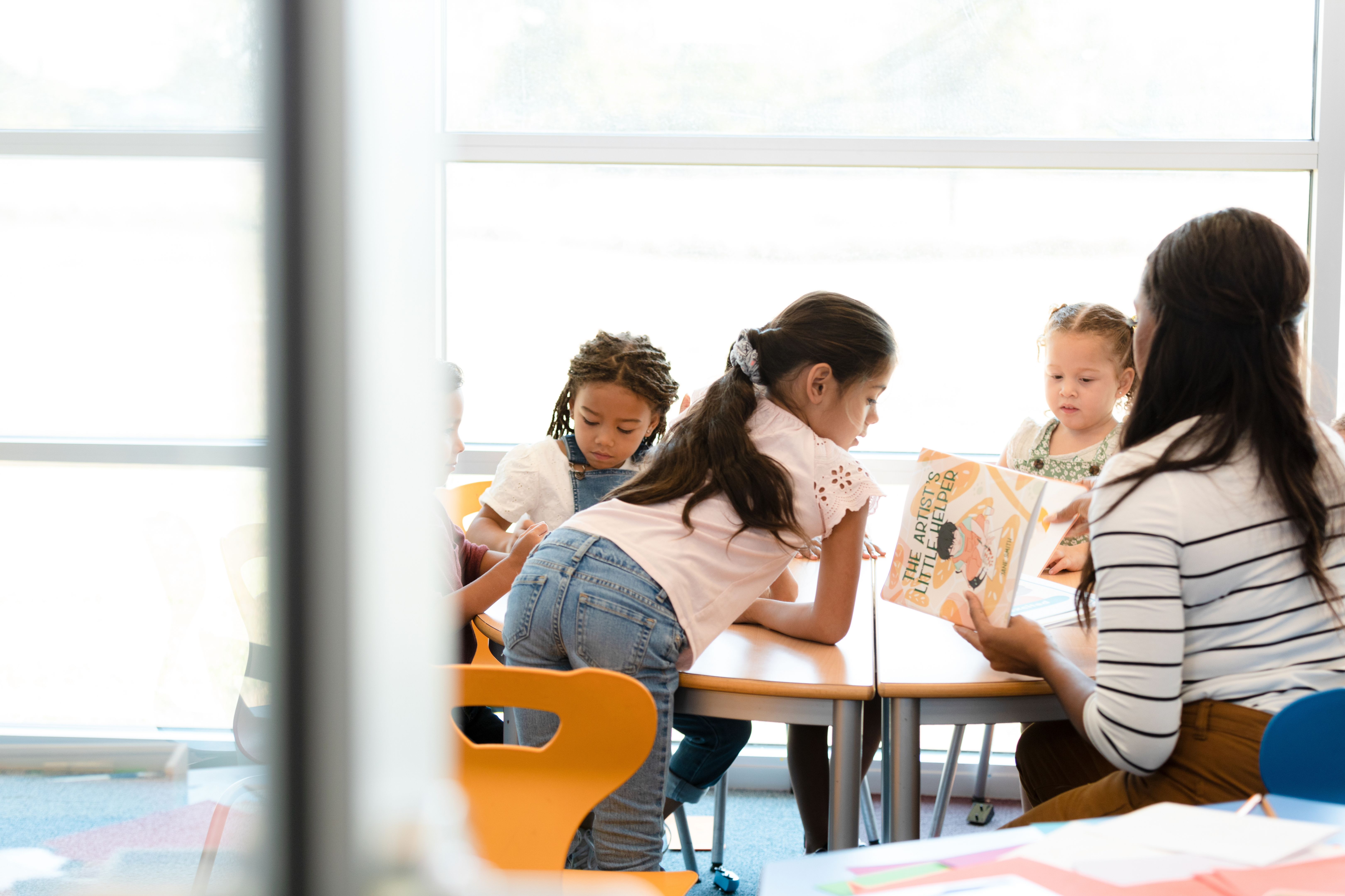 children reading together
