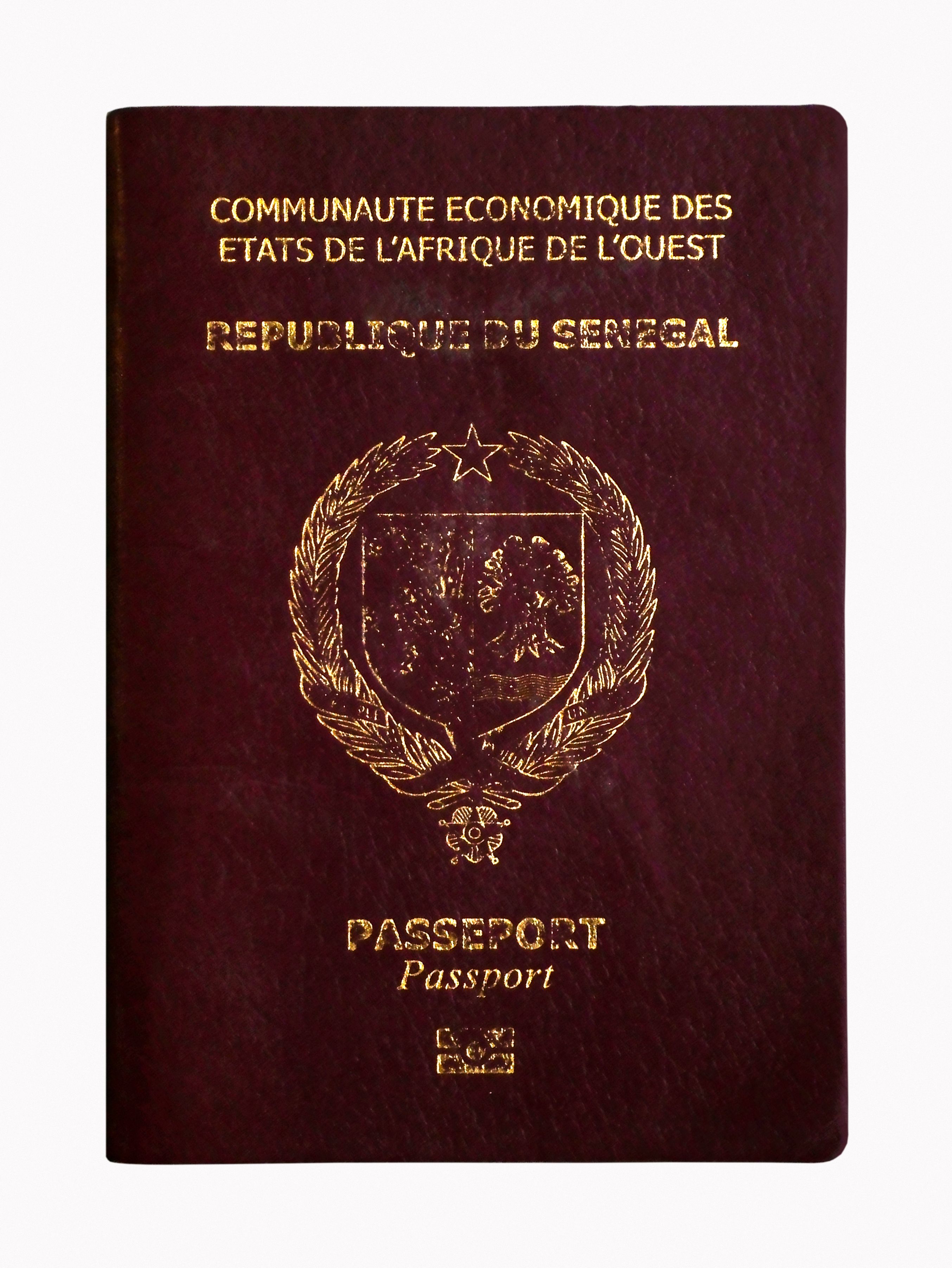 Passeport sénégalais d'isolement sur un fond blanc