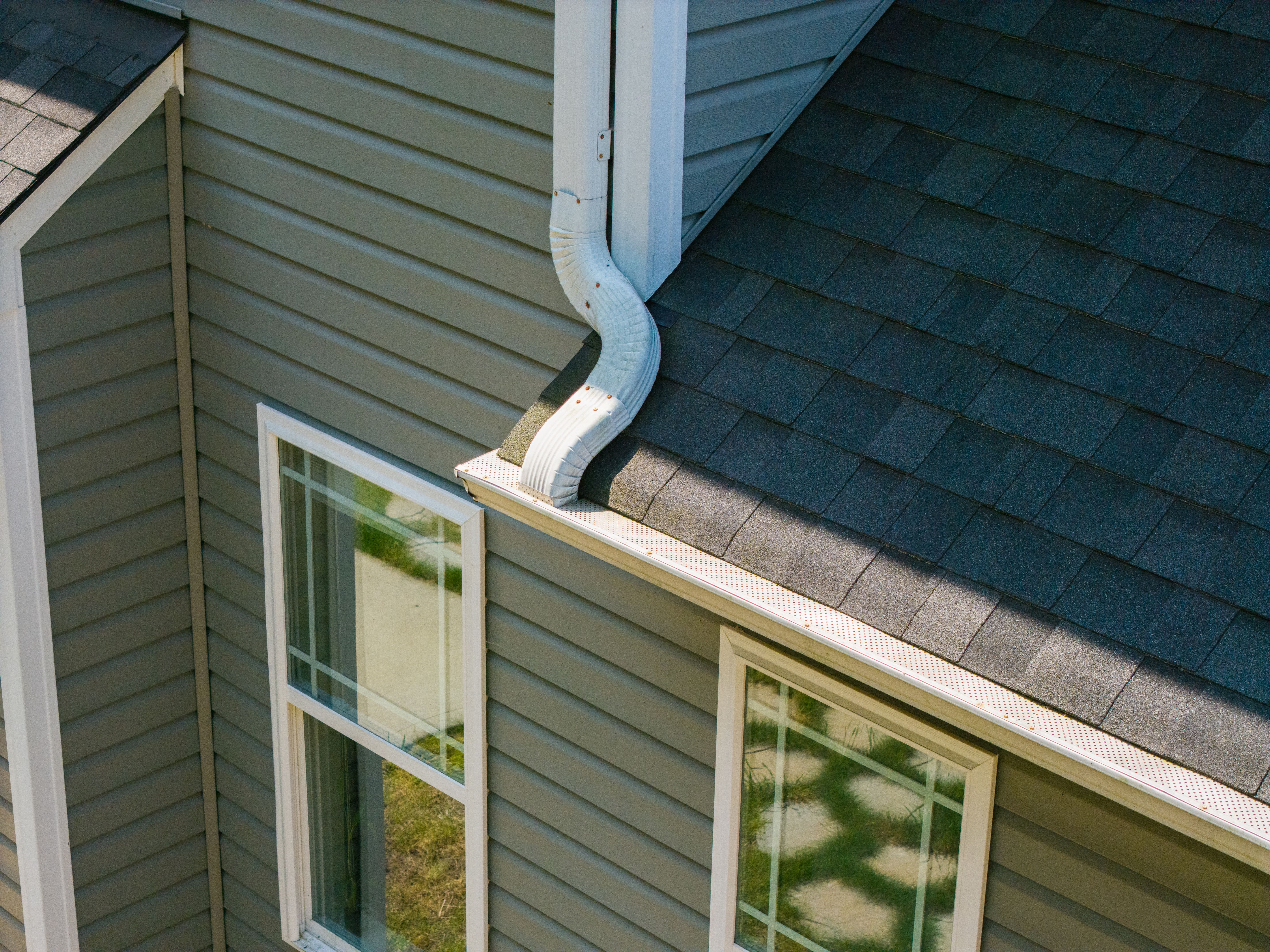 installing gutters