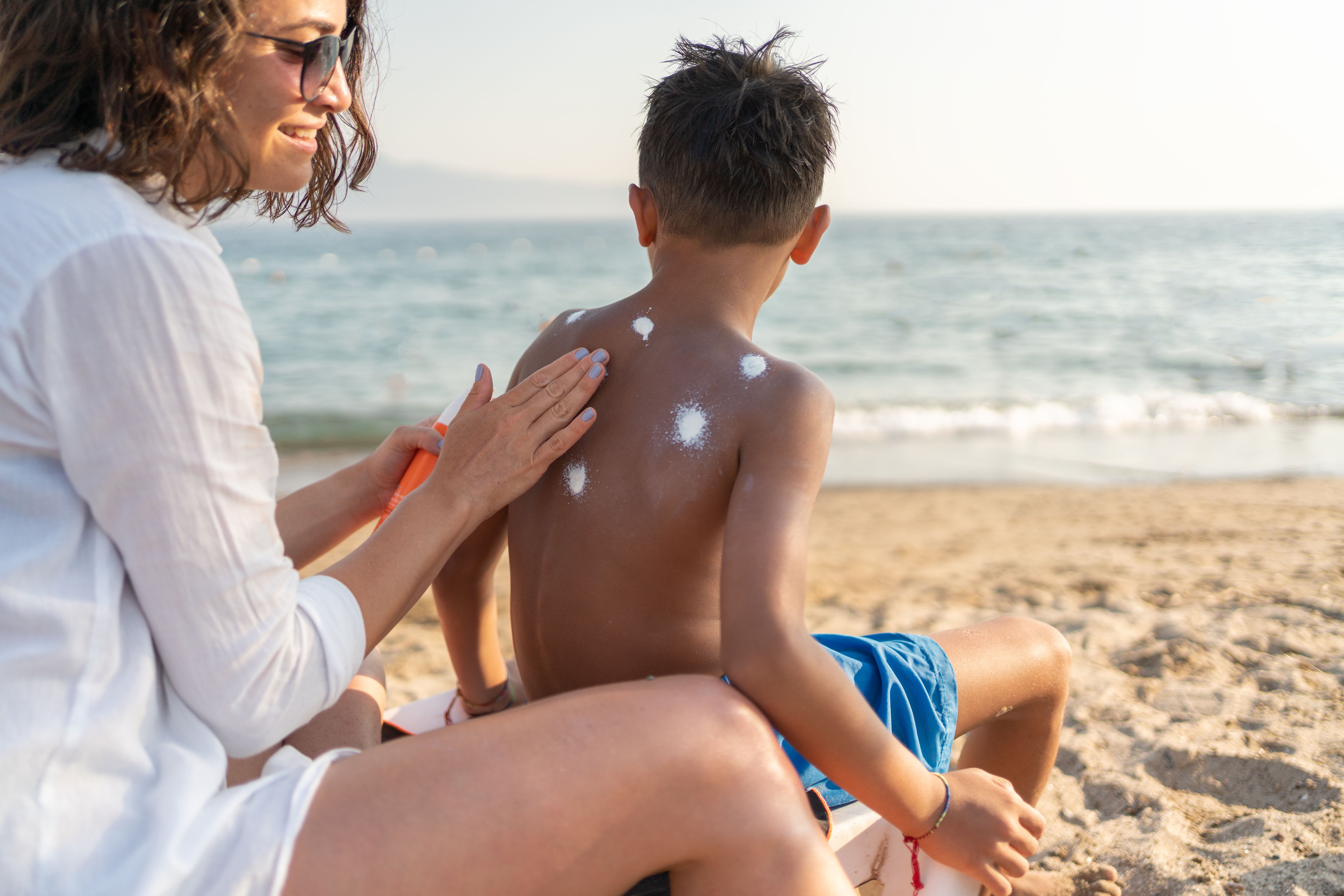 Protección solar y cuidado de la piel para niños