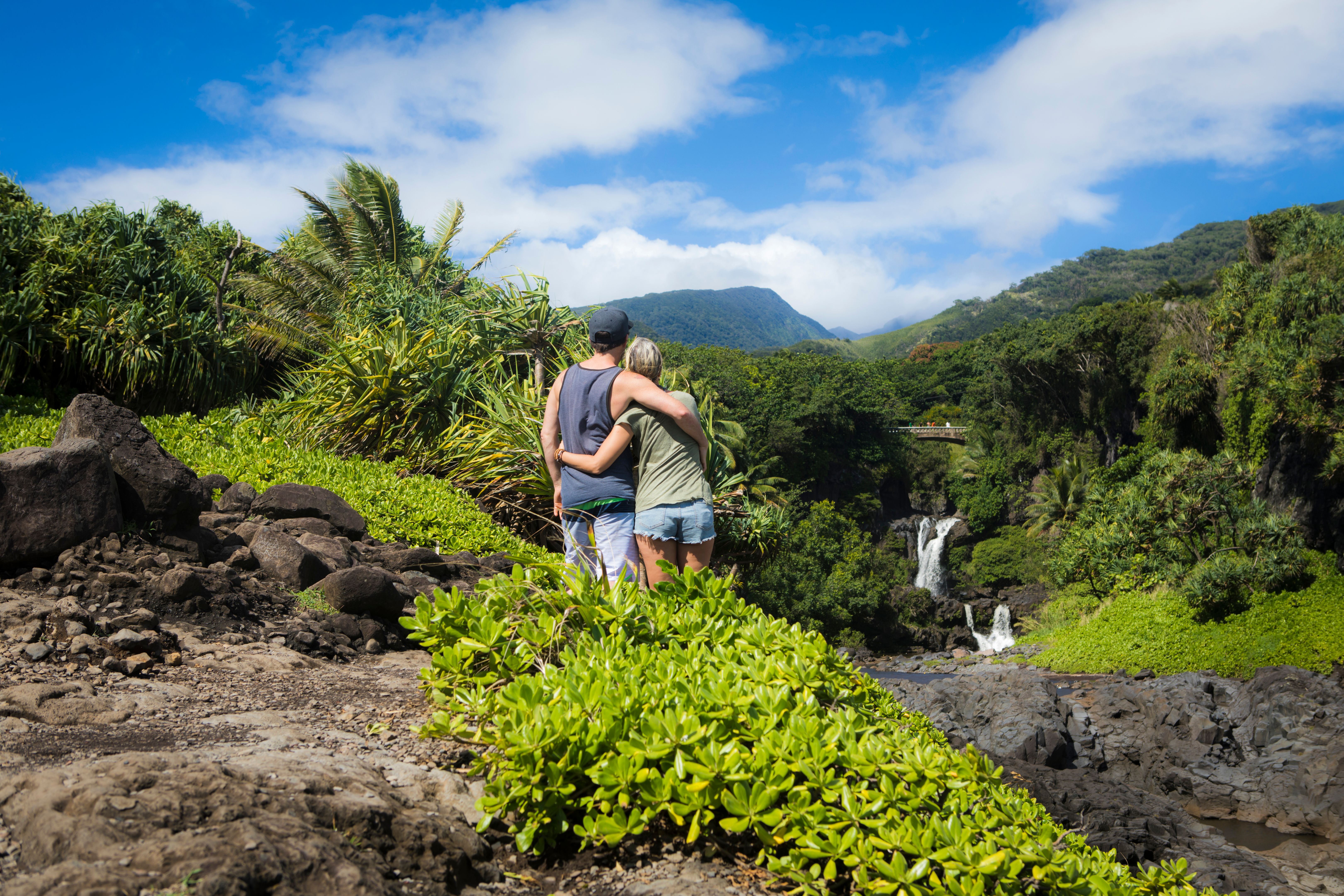 hiking maui