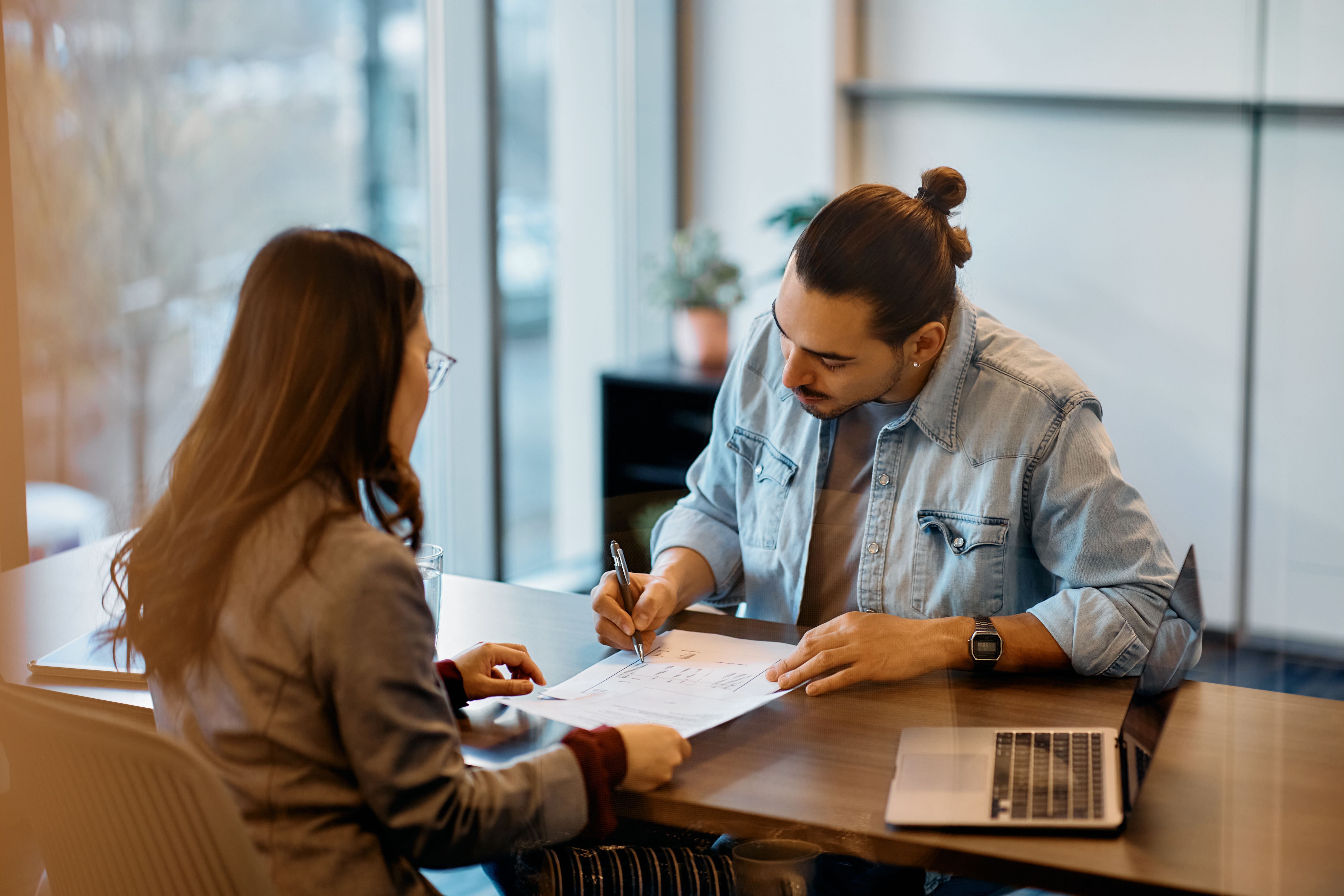 signing lease agreement