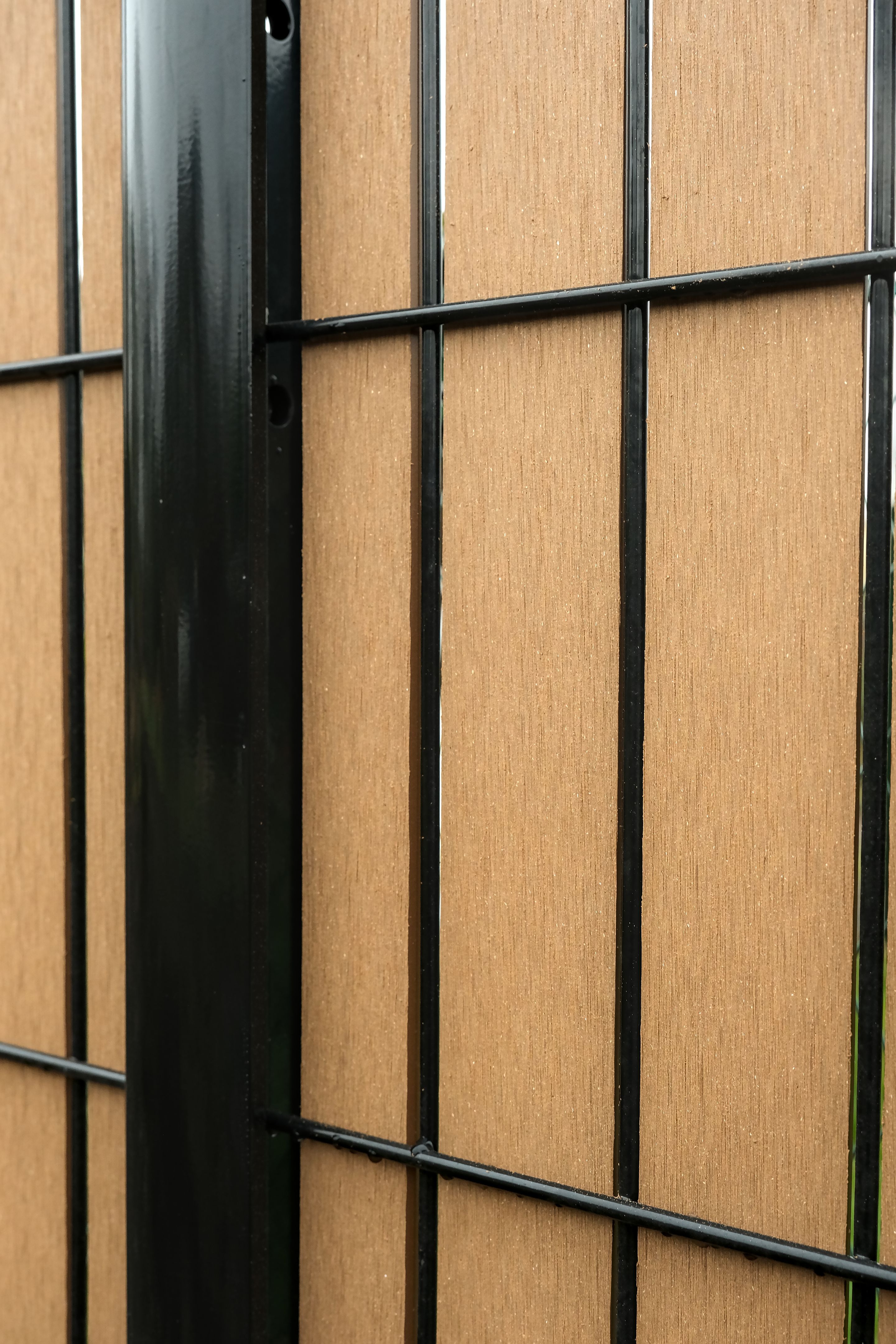 modern privacy fence