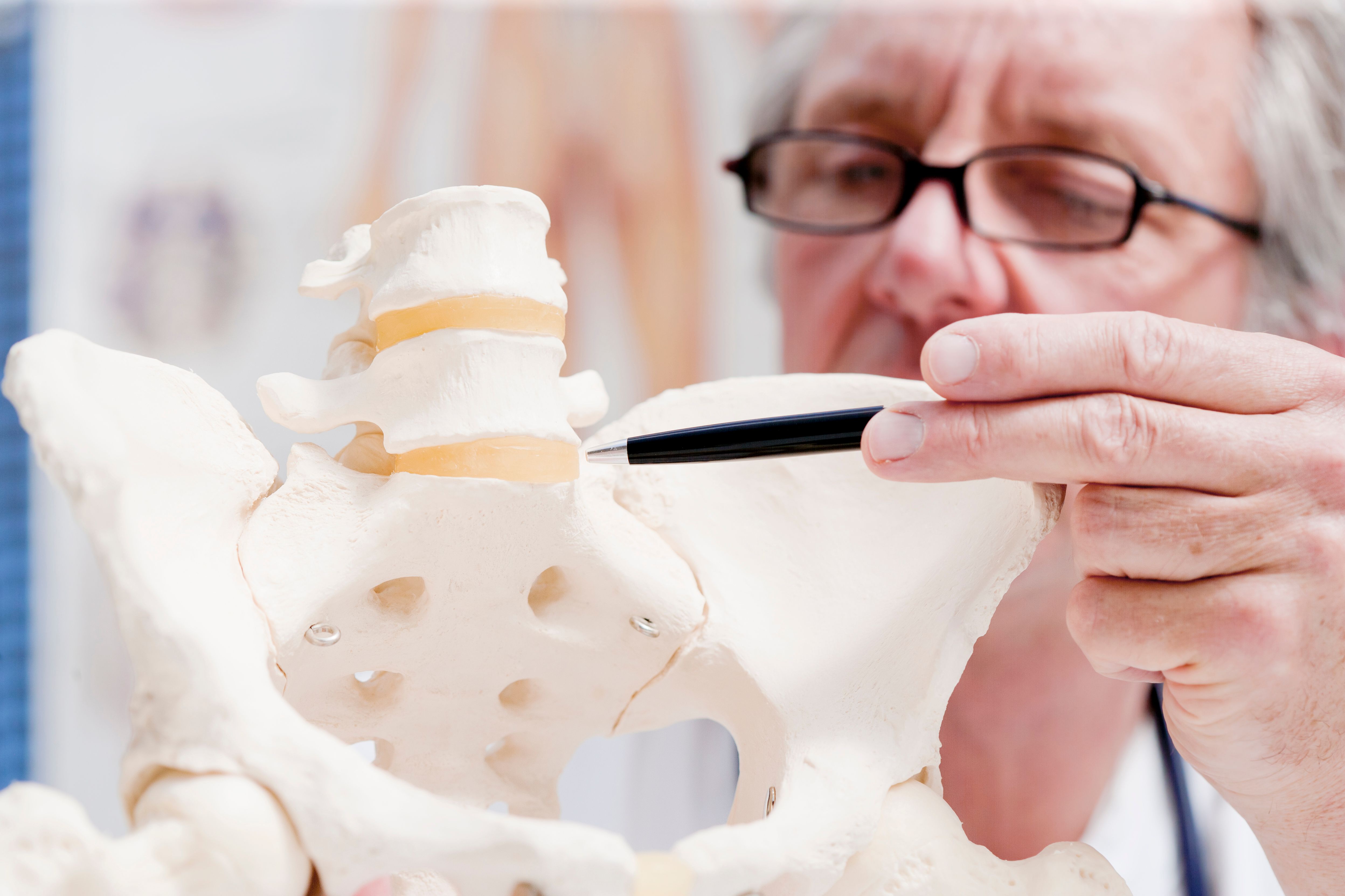 Doctor pointing at discus
