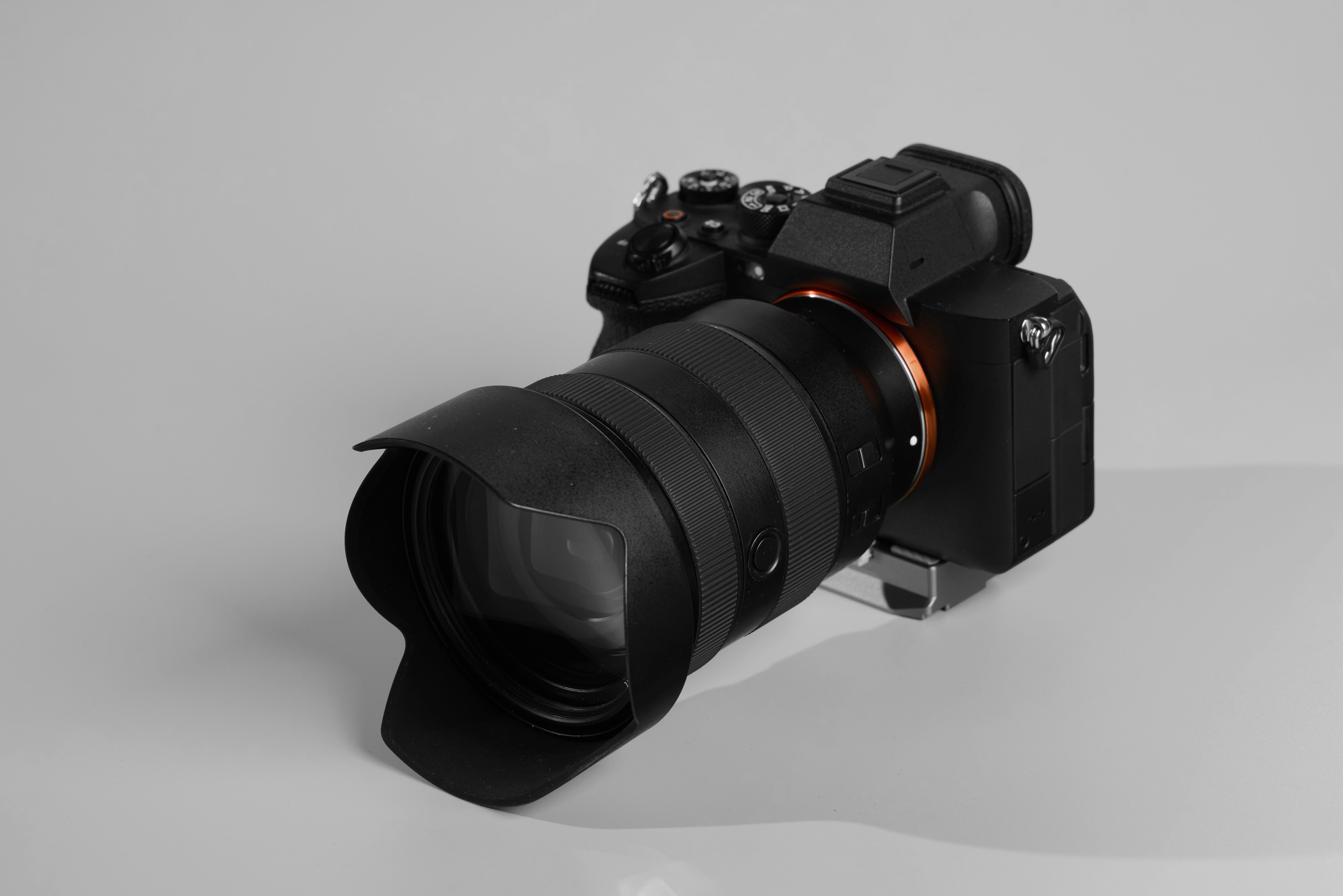 Discover a Professional Camera with Telephoto Lens for stunning photography in any scenario