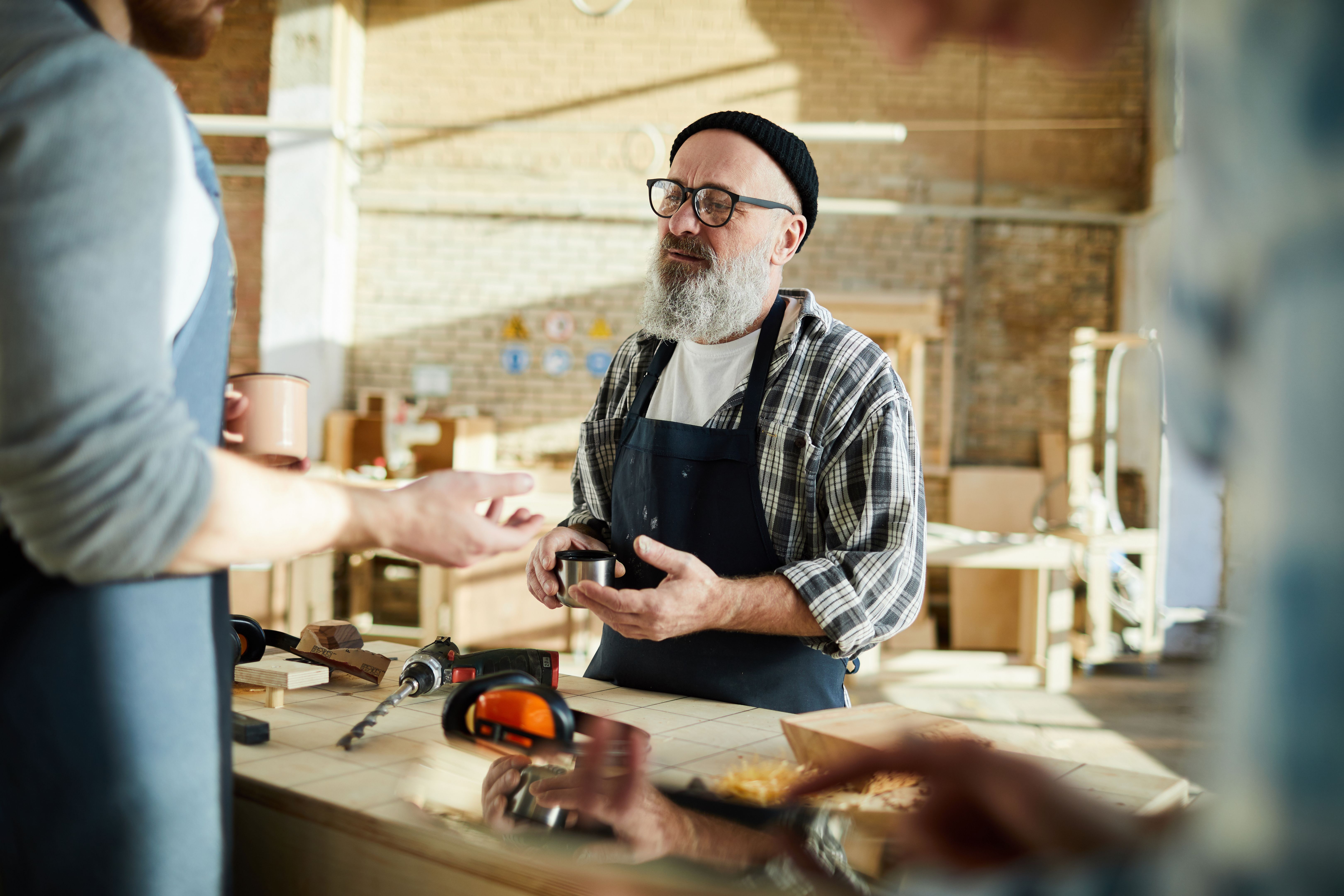 joiner talking with client
