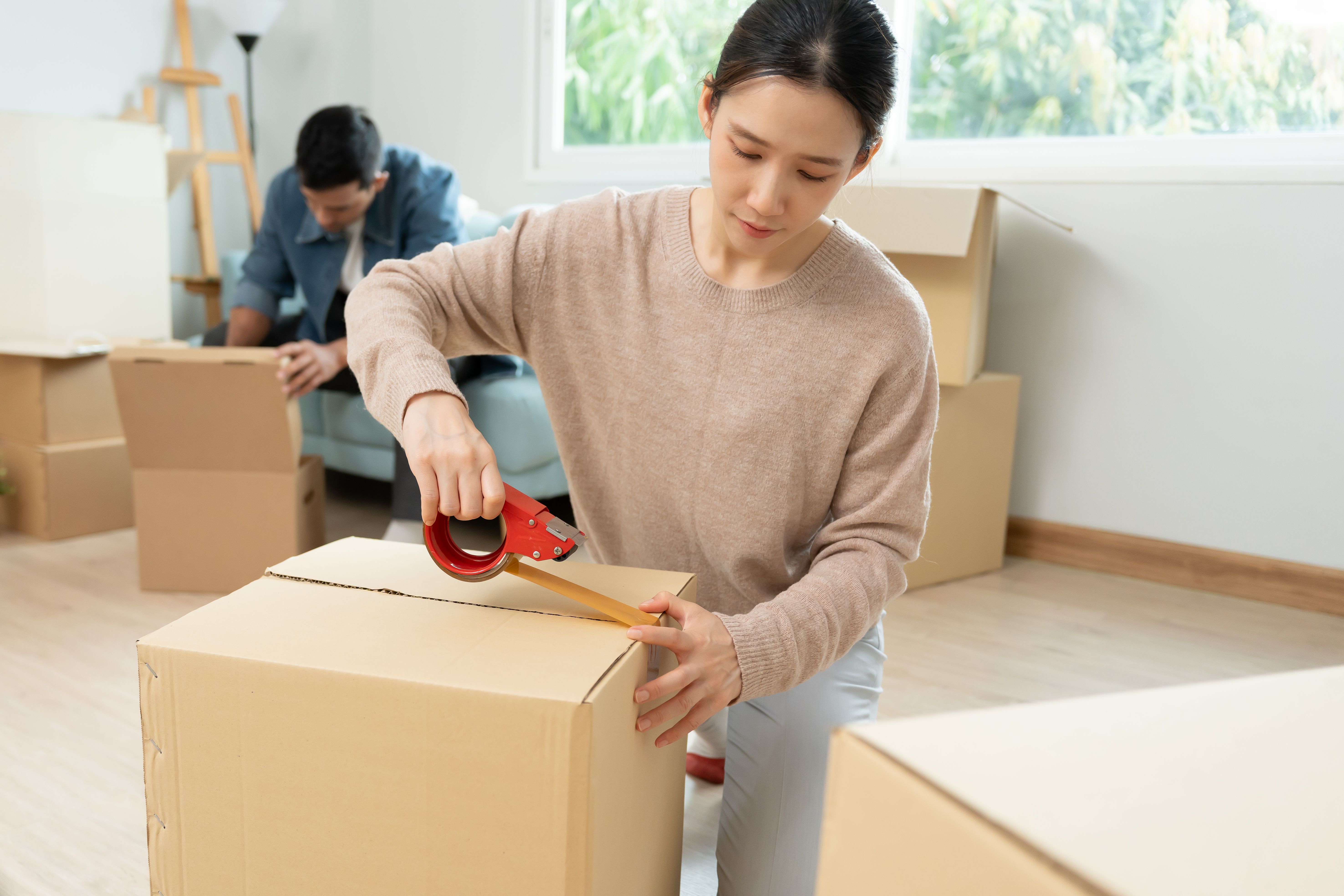 packing moving boxes